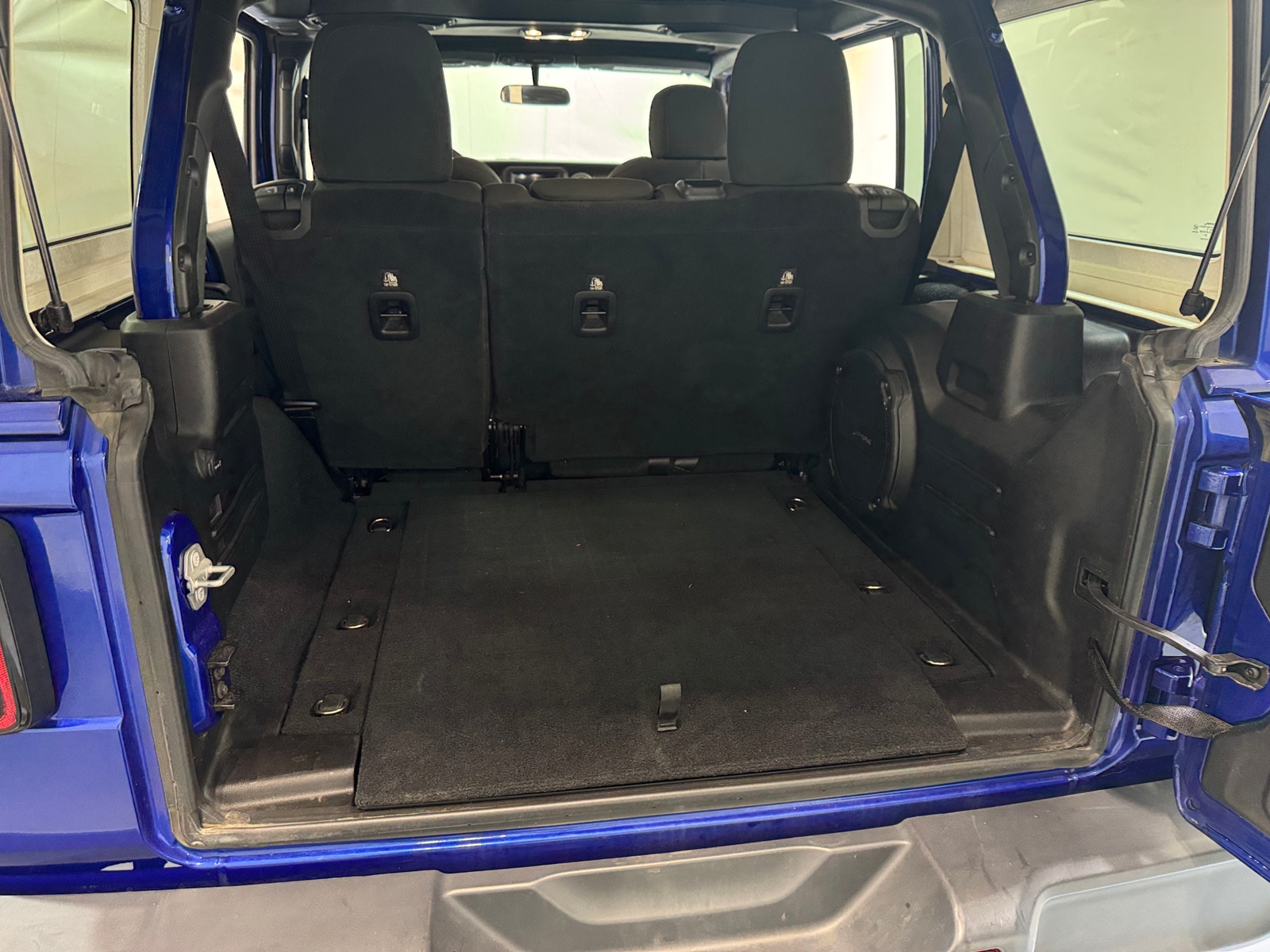 Thumbnail: 2019 Jeep Wrangler - 7