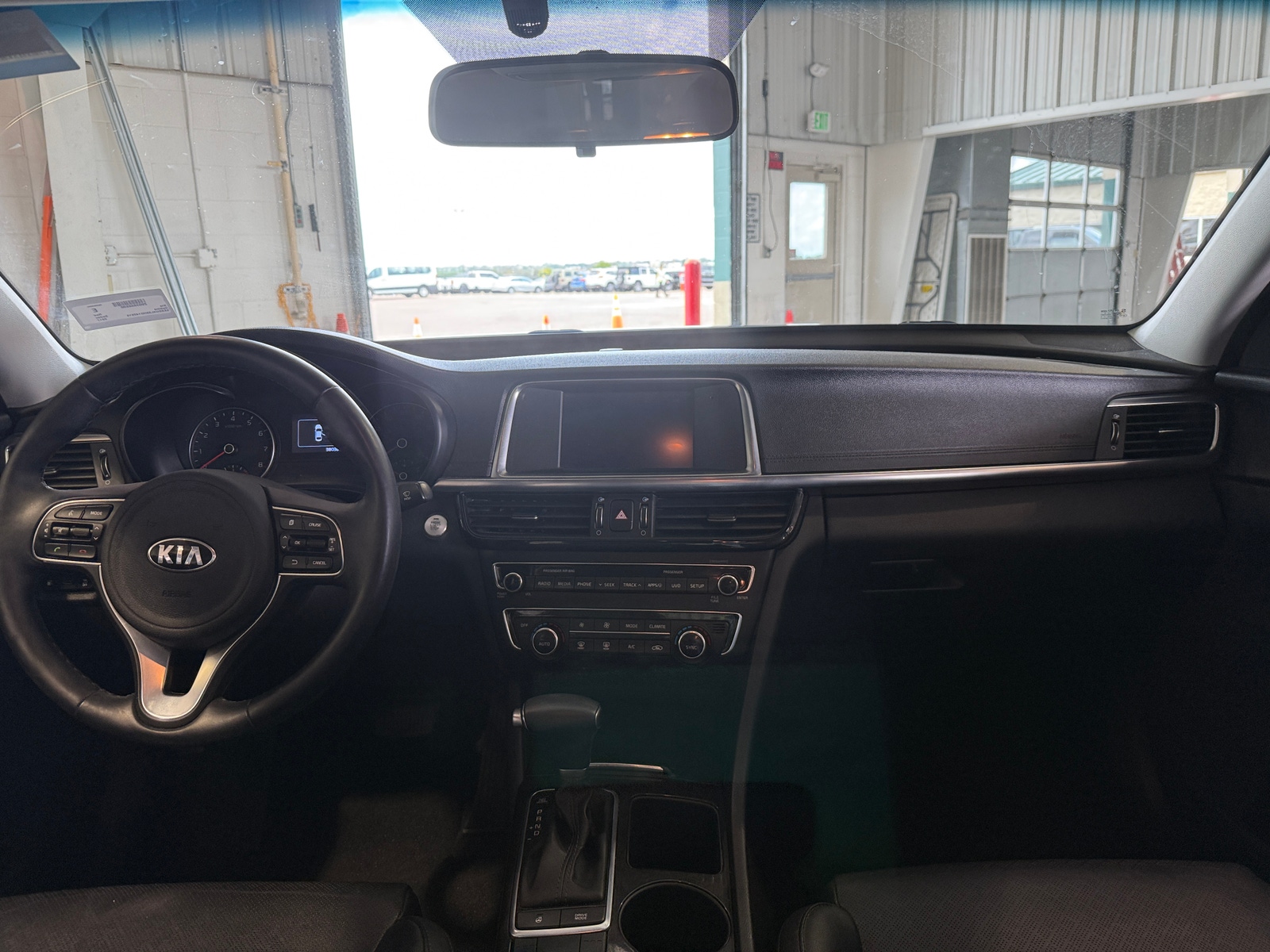 Thumbnail: 2017 Kia Optima - 2