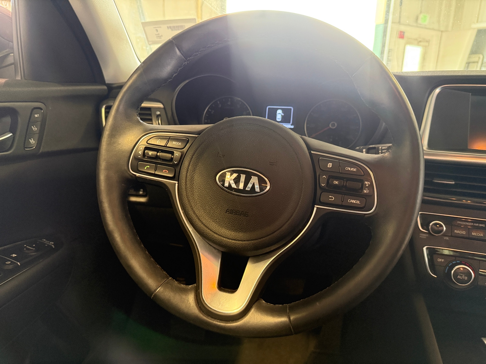 Thumbnail: 2017 Kia Optima - 4