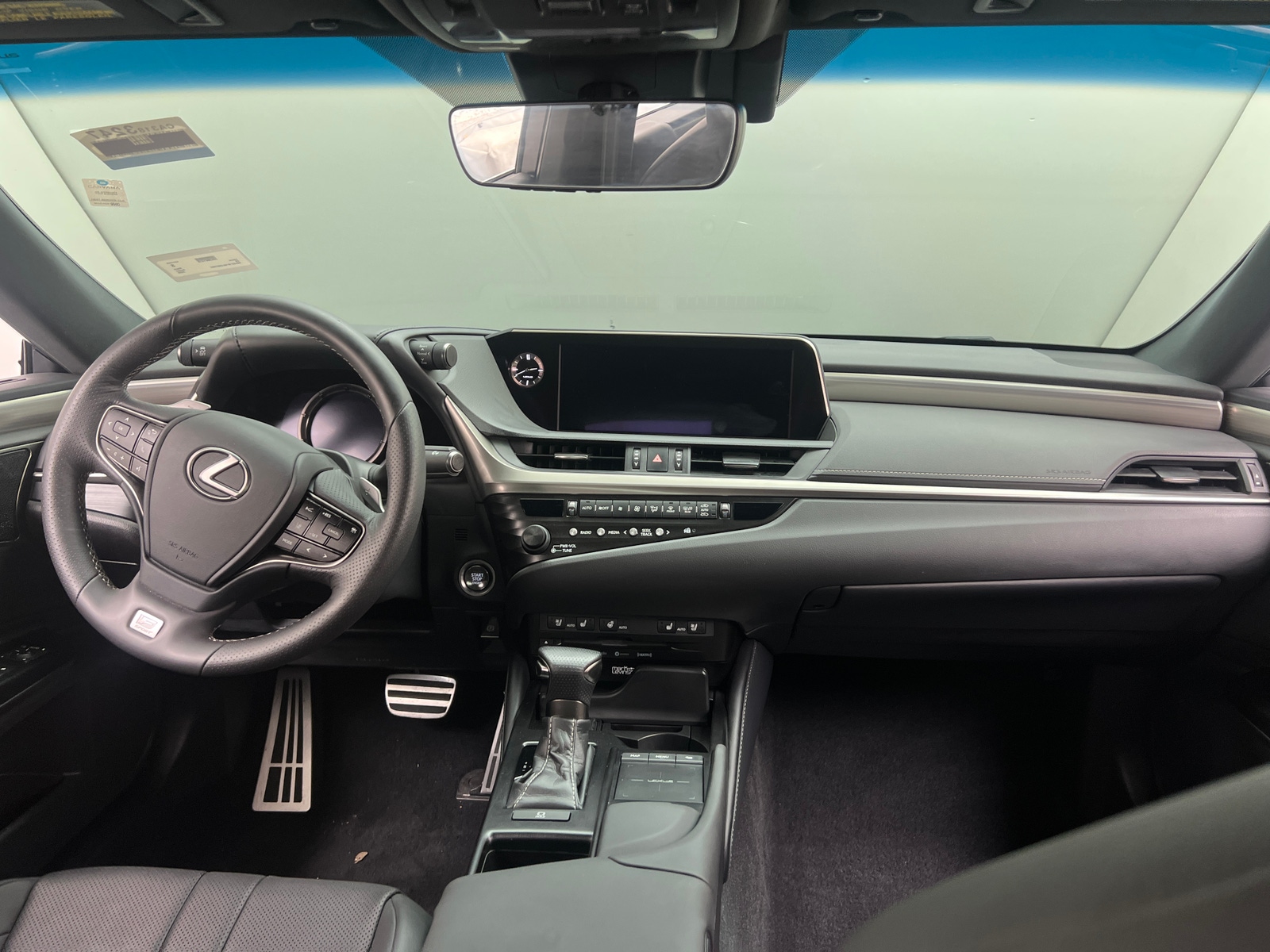 Thumbnail: 2020 Lexus ES - 2