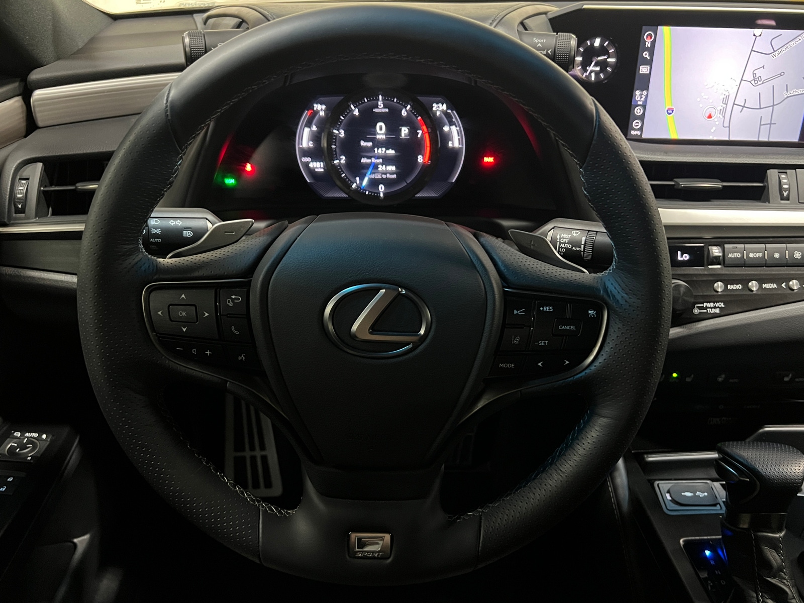 Thumbnail: 2020 Lexus ES - 4