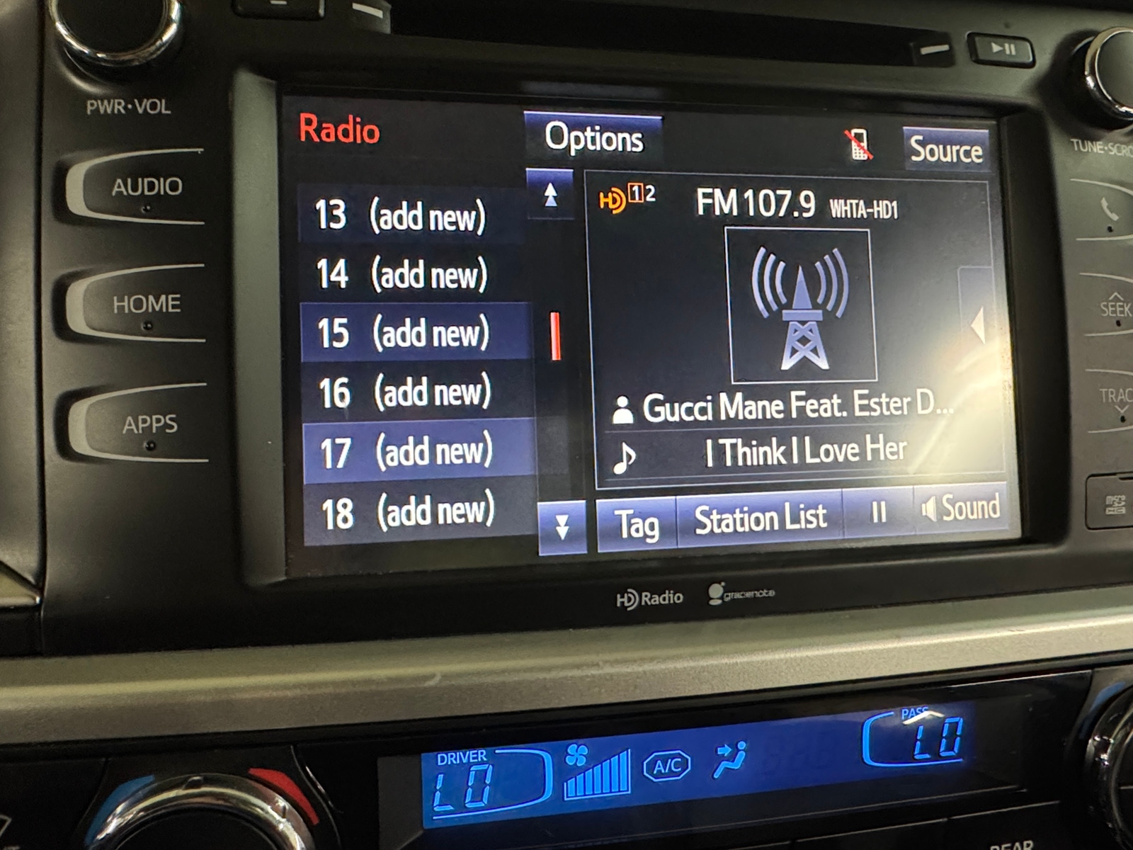 Thumbnail: 2015 Toyota Highlander - 3