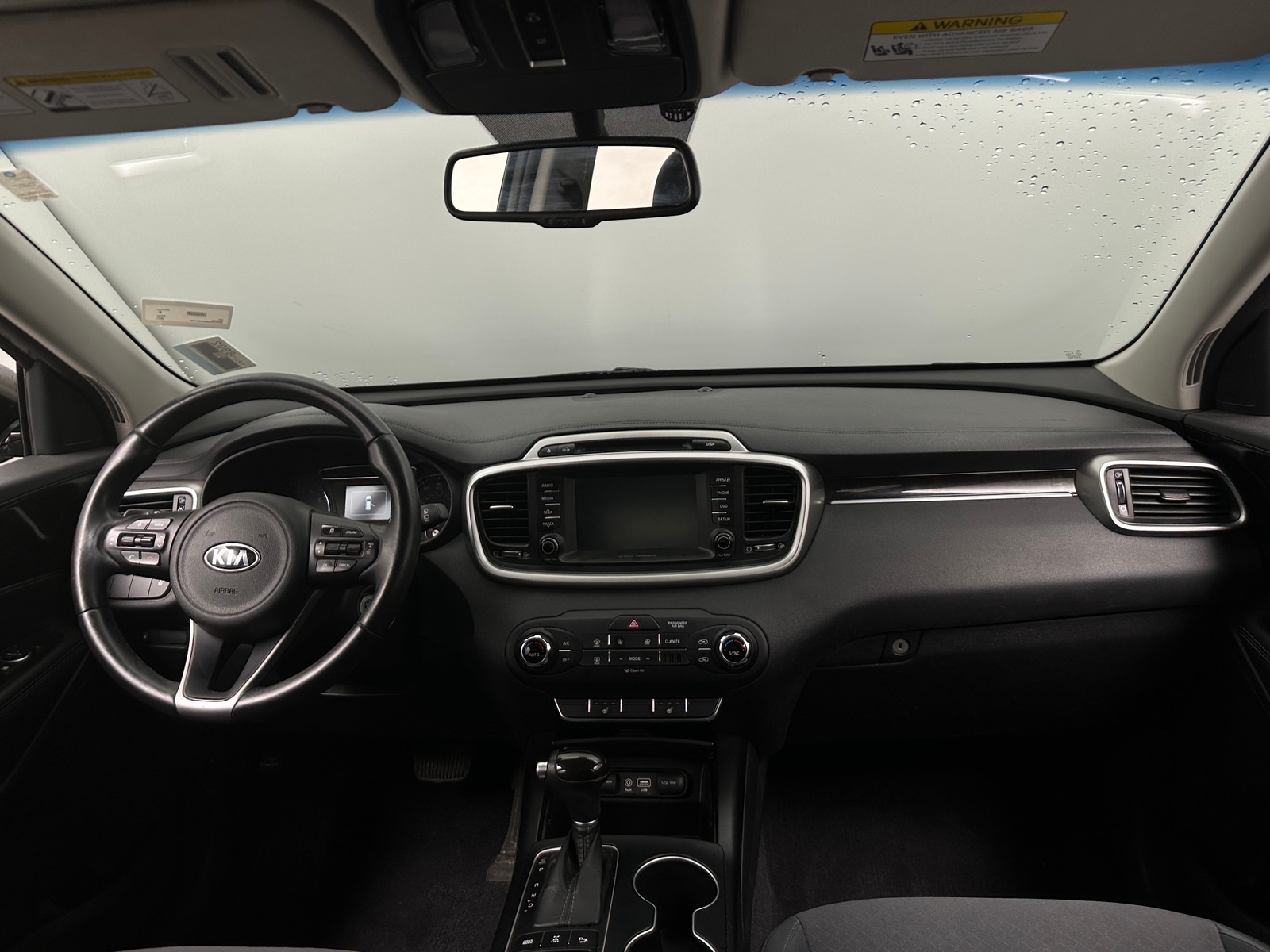 Thumbnail: 2017 Kia Sorento - 3