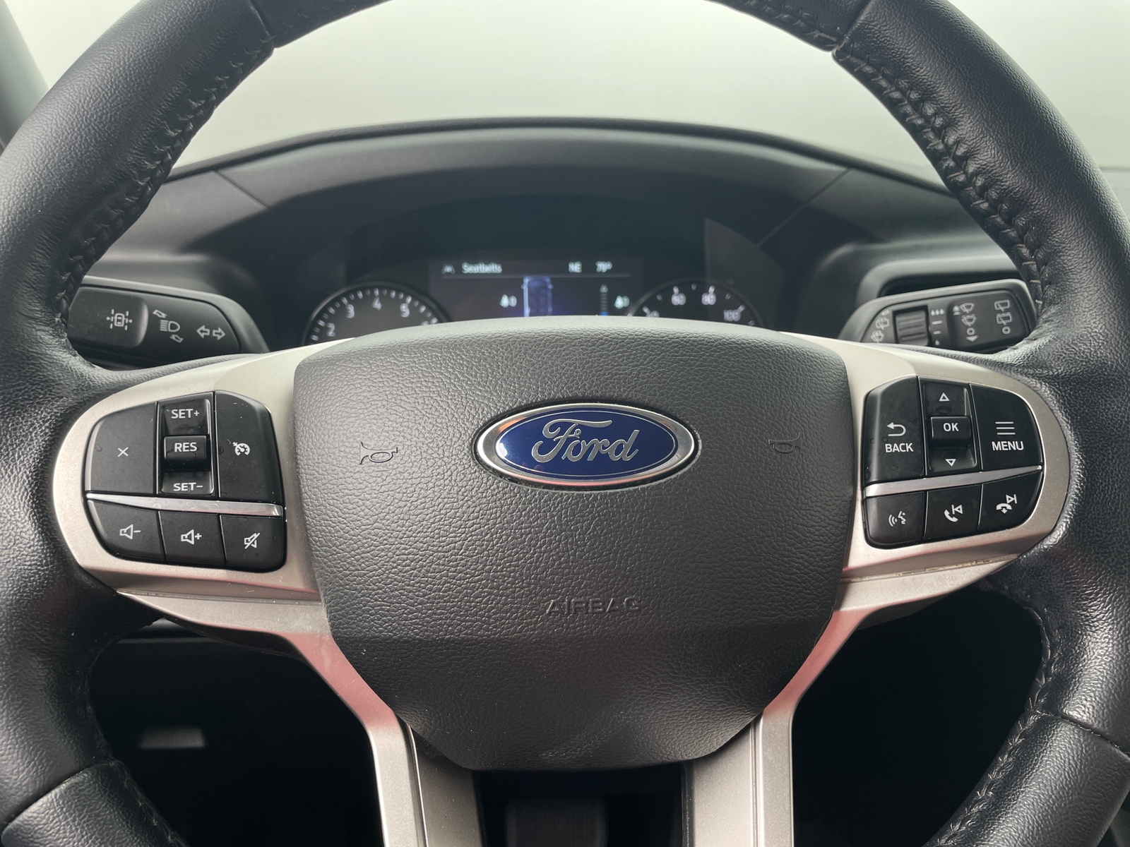 Thumbnail: 2022 Ford Explorer - 5