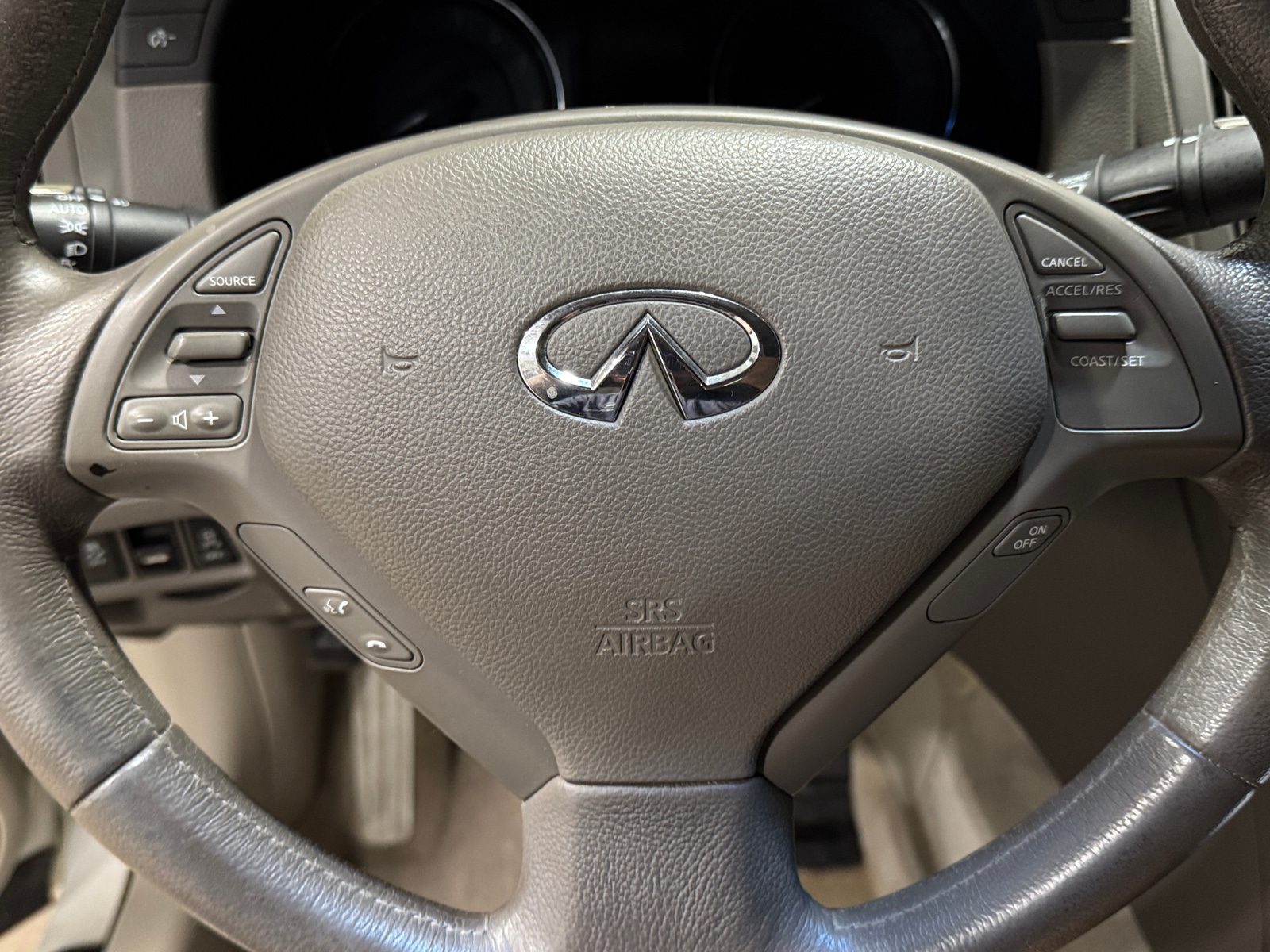 Thumbnail: 2011 INFINITI G37 - 4