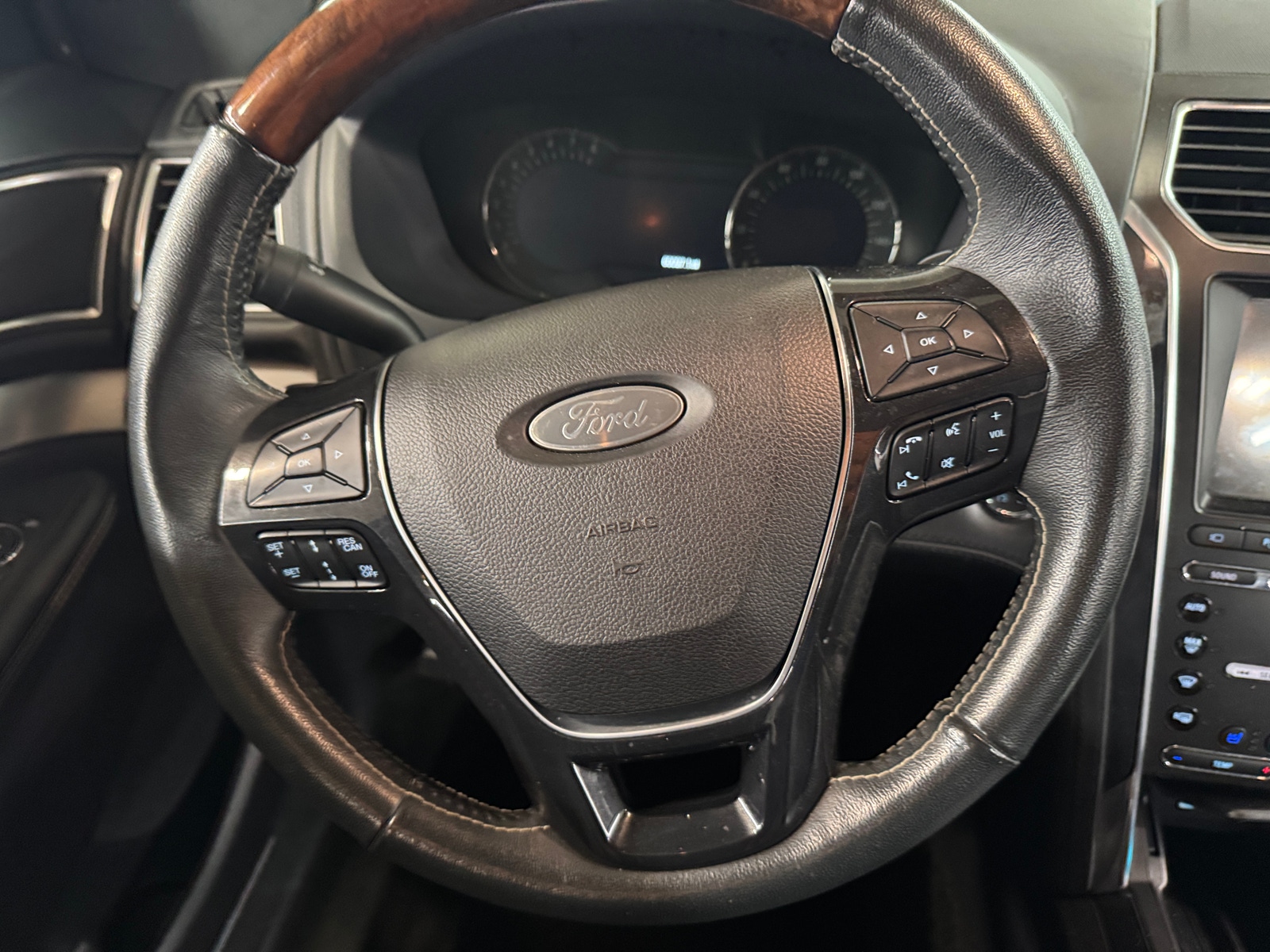 Thumbnail: 2018 Ford Explorer - 4
