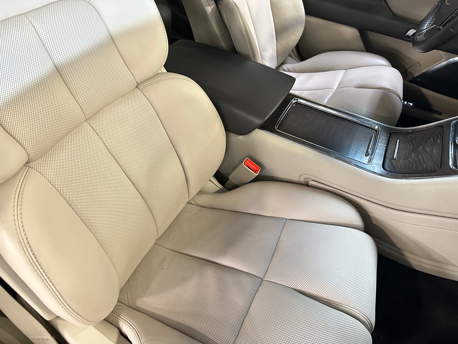 Thumbnail: 2018 Lincoln Continental - 2