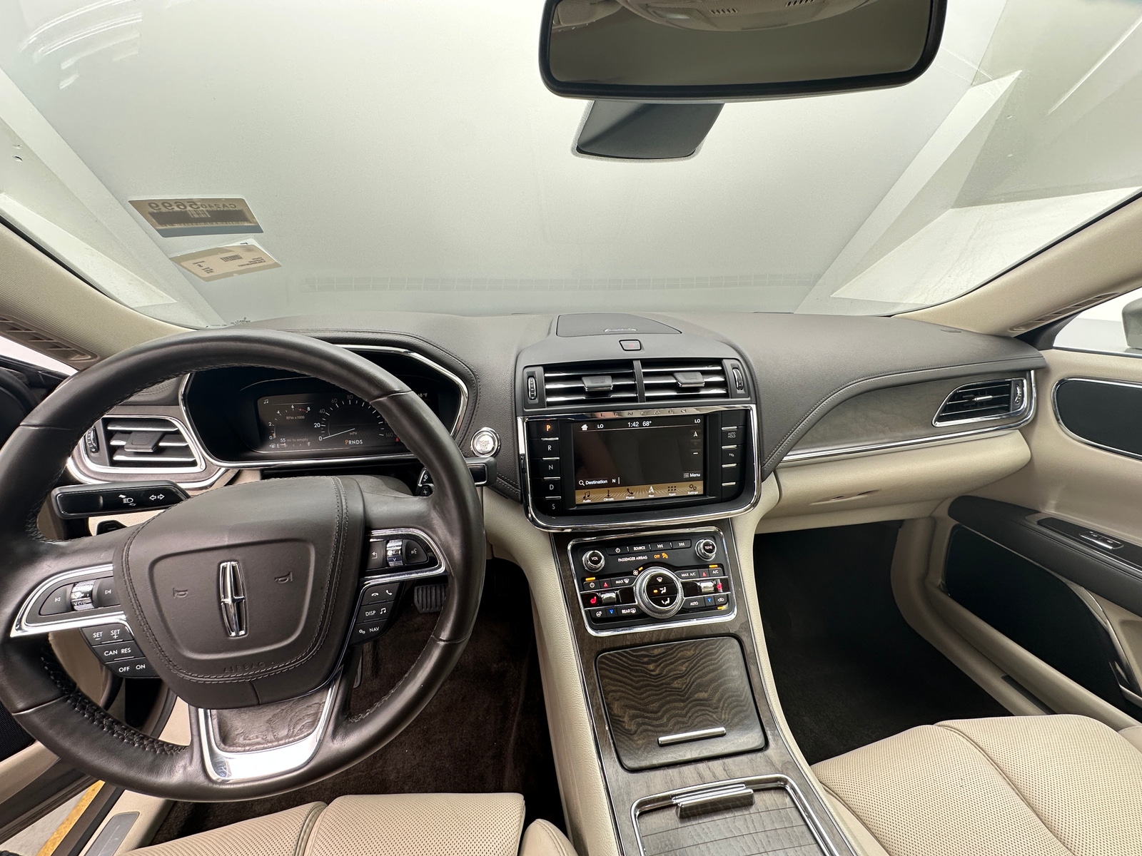 Thumbnail: 2018 Lincoln Continental - 3