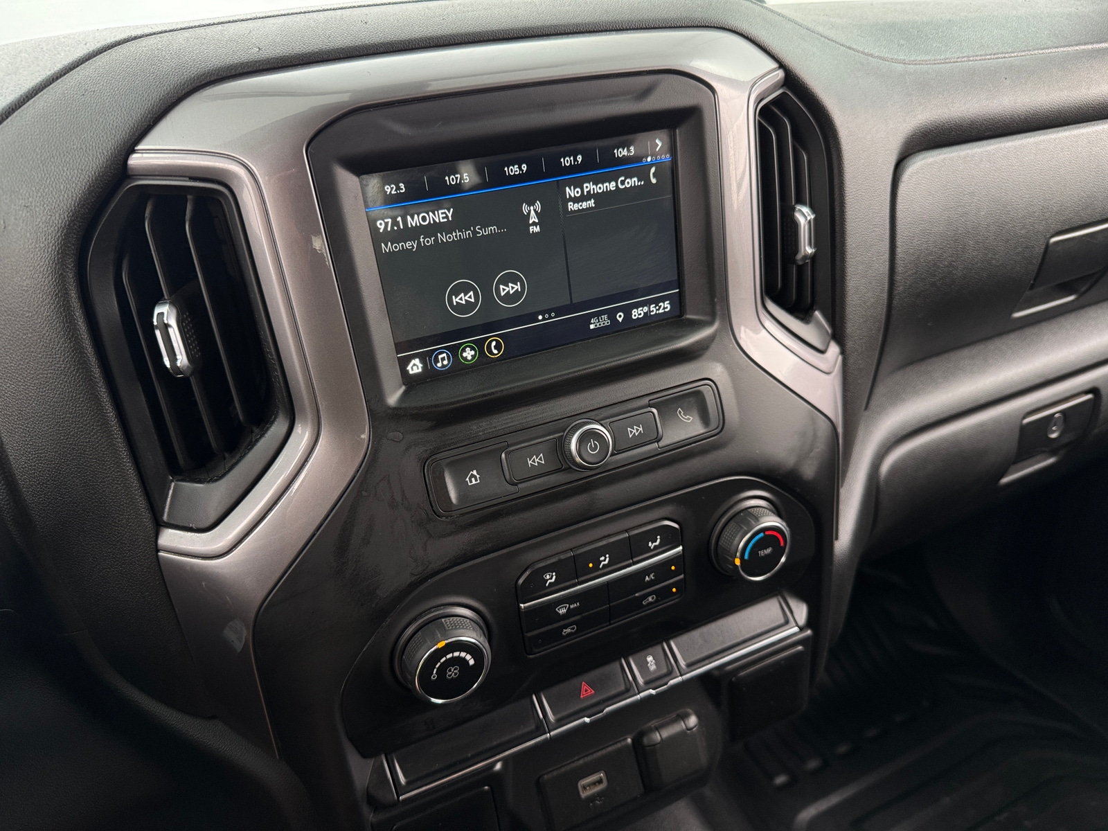 Thumbnail: 2019 Chevrolet Silverado 1500 - 4