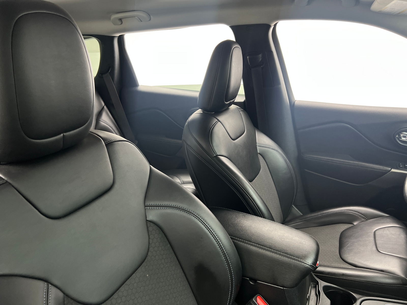 Thumbnail: 2020 Jeep Cherokee - 2