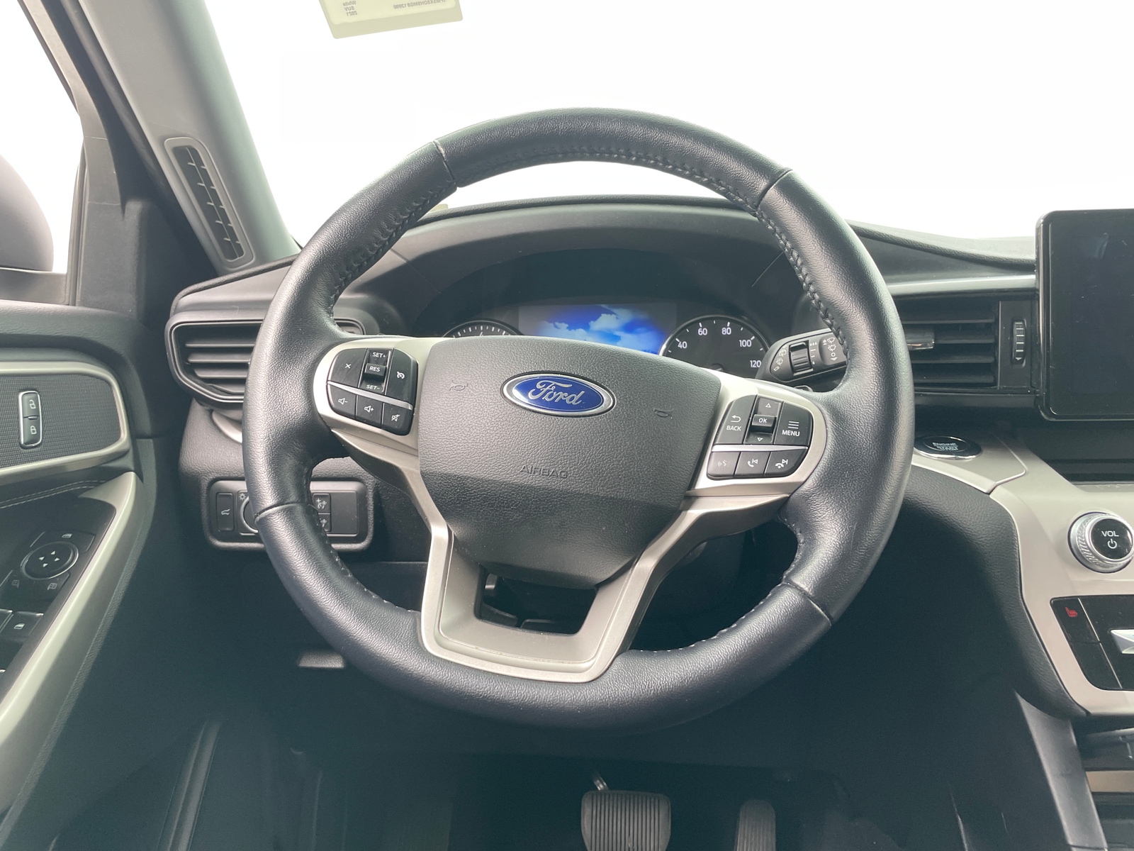 Thumbnail: 2021 Ford Explorer - 5
