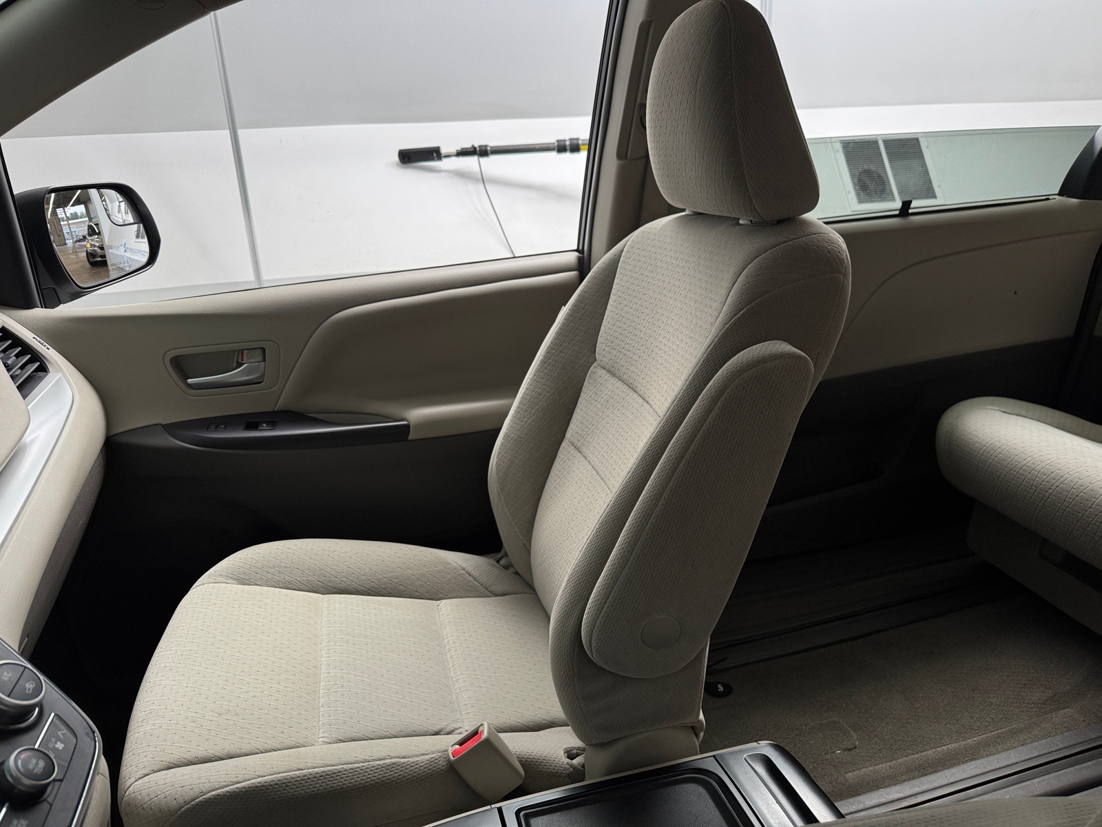 Thumbnail: 2015 Toyota Sienna - 2