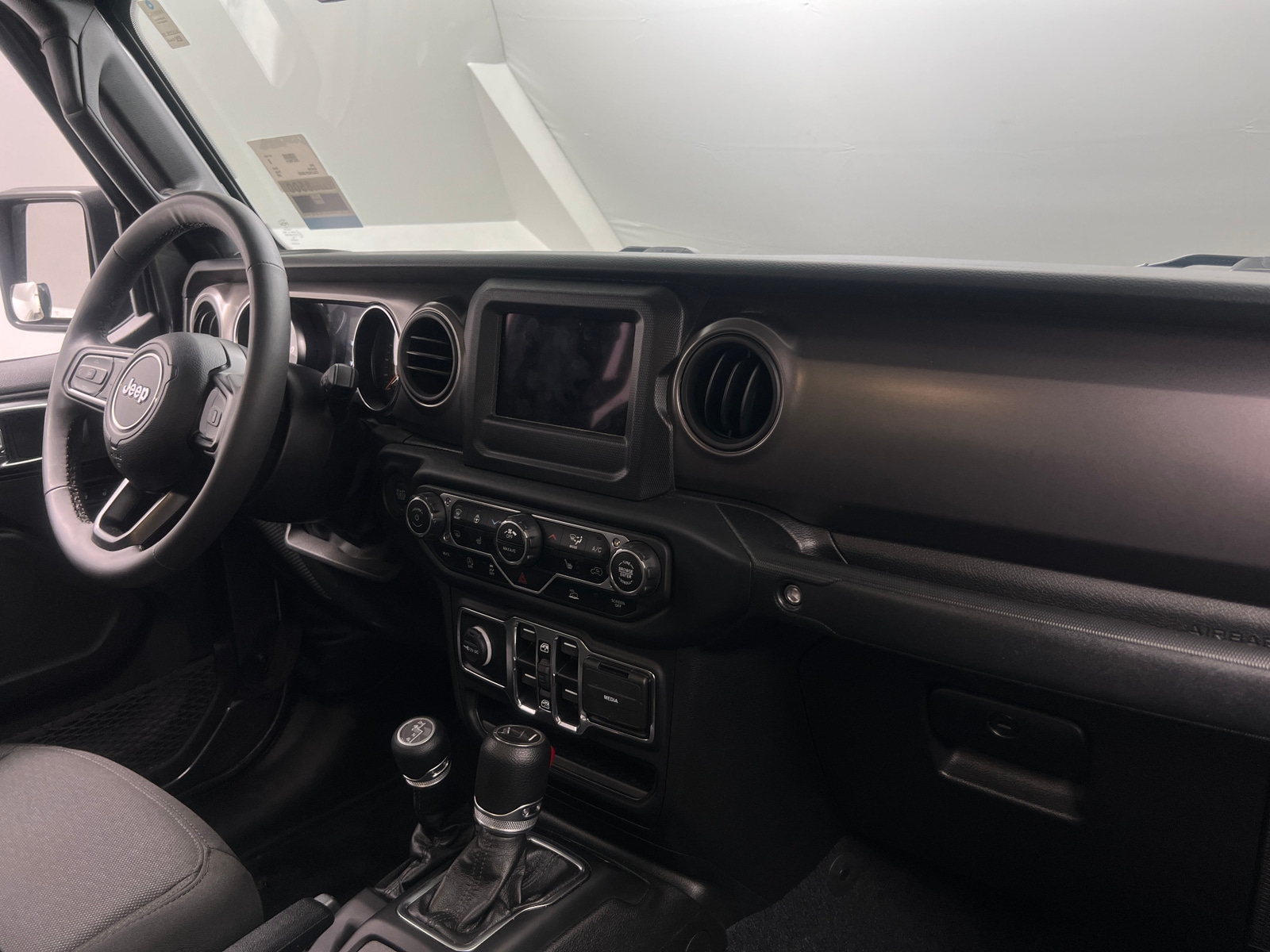 Thumbnail: 2023 Jeep Gladiator - 3