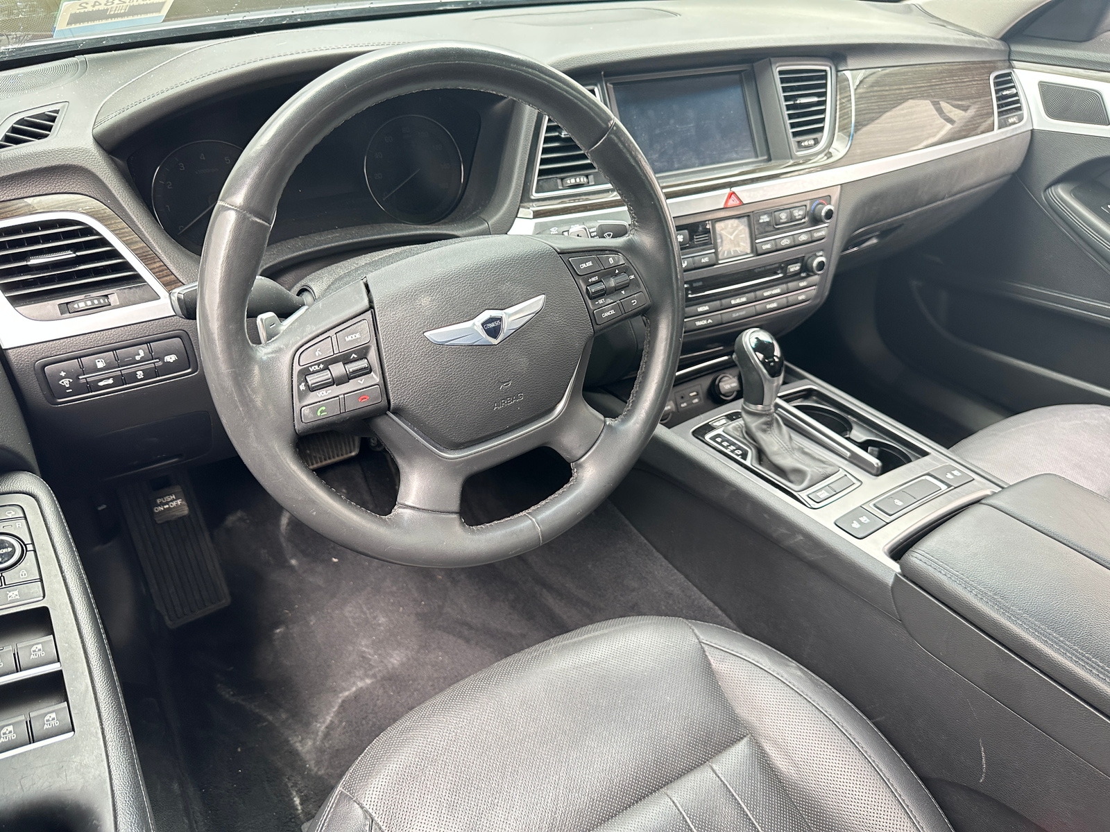 Thumbnail: 2015 Hyundai Genesis - 2
