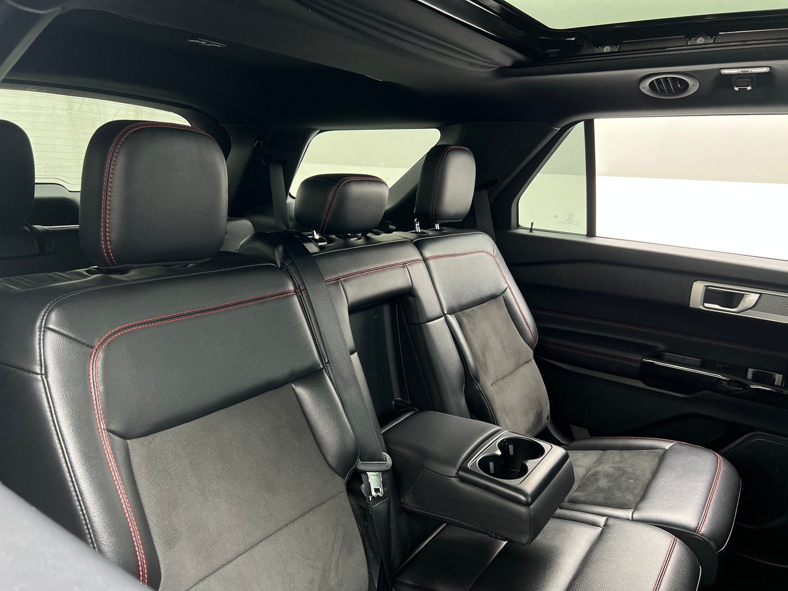 Thumbnail: 2022 Ford Explorer - 5