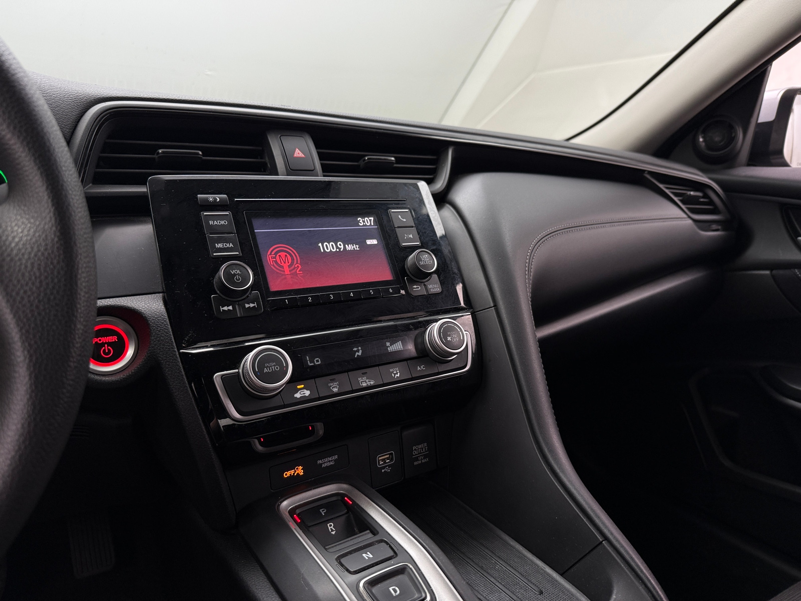 Thumbnail: 2019 Honda Insight - 4