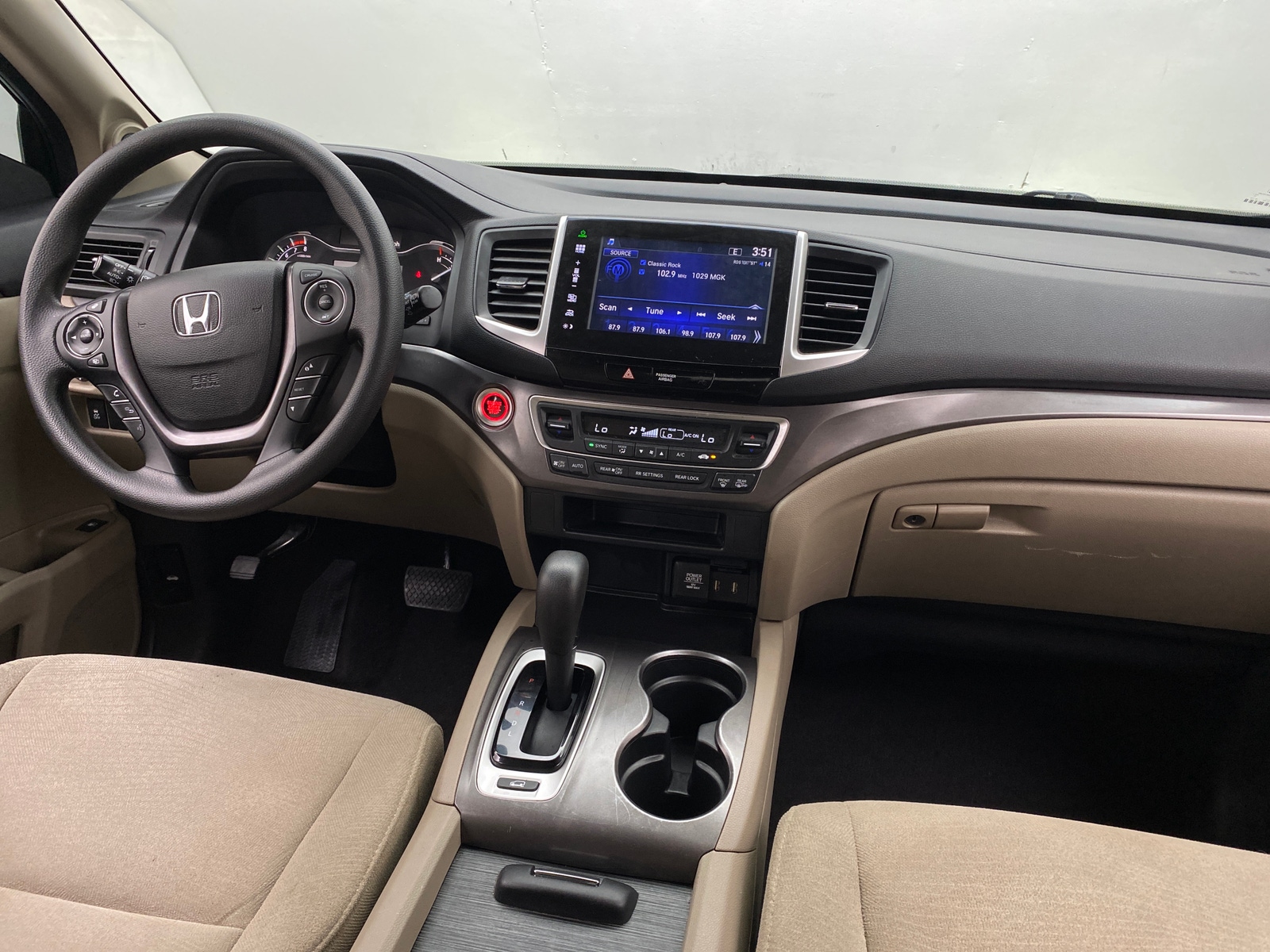 Thumbnail: 2016 Honda Pilot - 3