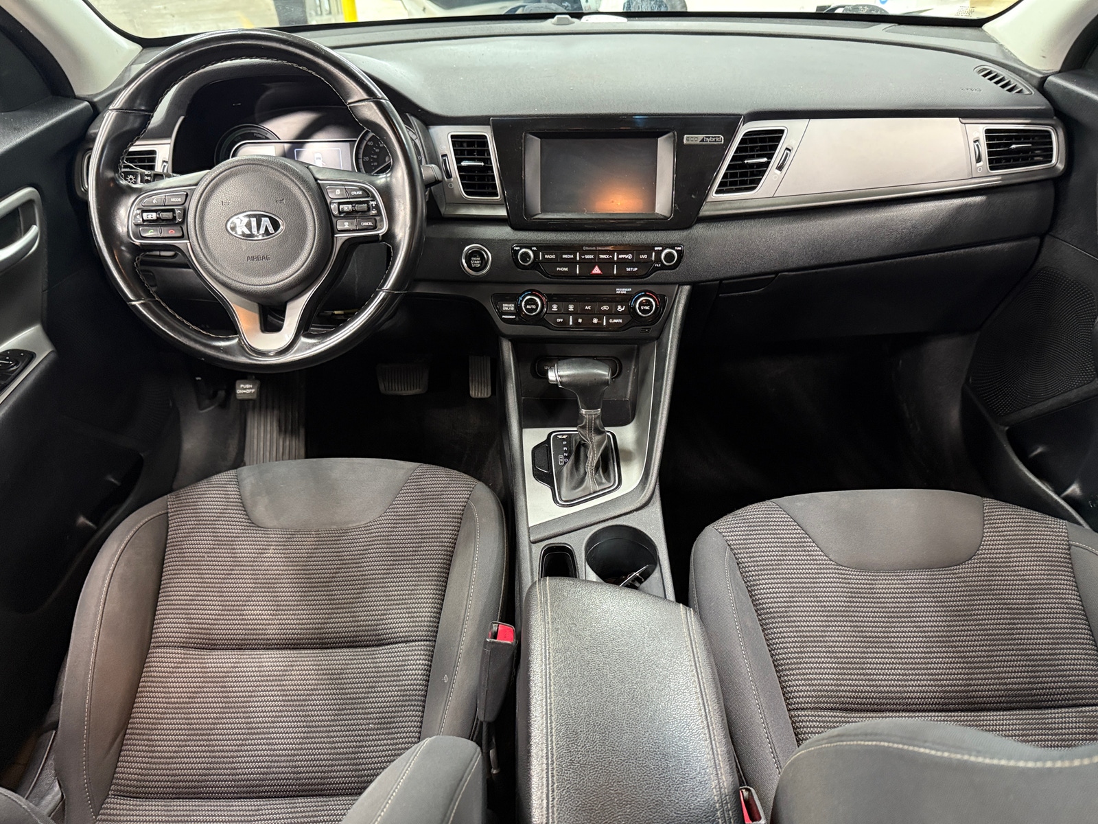 Thumbnail: 2019 Kia Niro - 3
