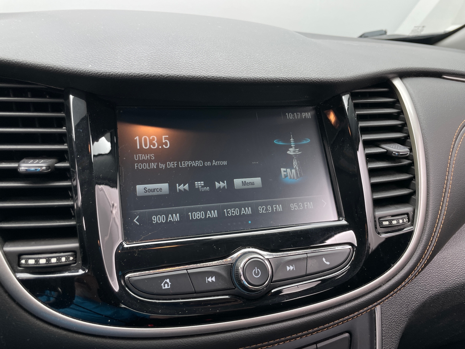 Thumbnail: 2017 Chevrolet Trax - 4