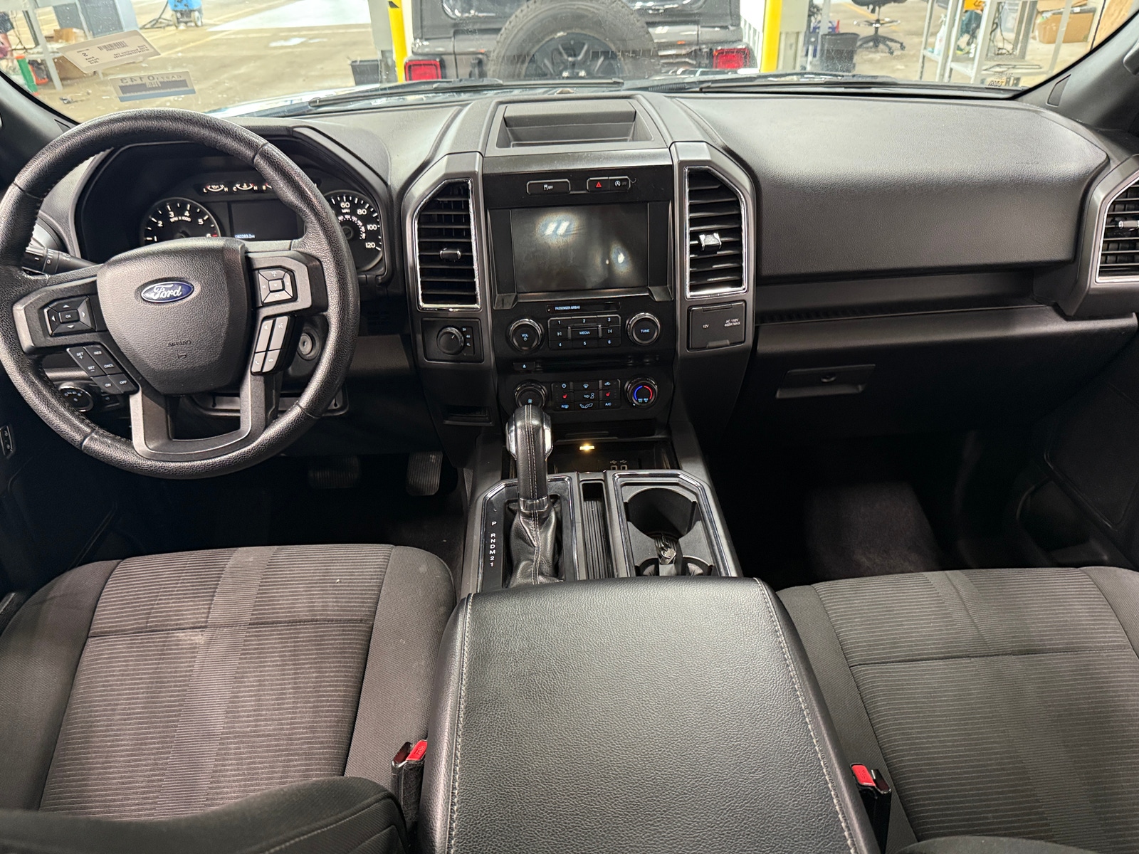 Thumbnail: 2016 Ford Econoline - 3