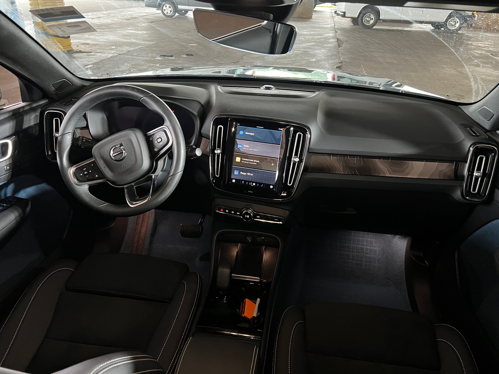 Thumbnail: 2022 Volvo C40 - 3