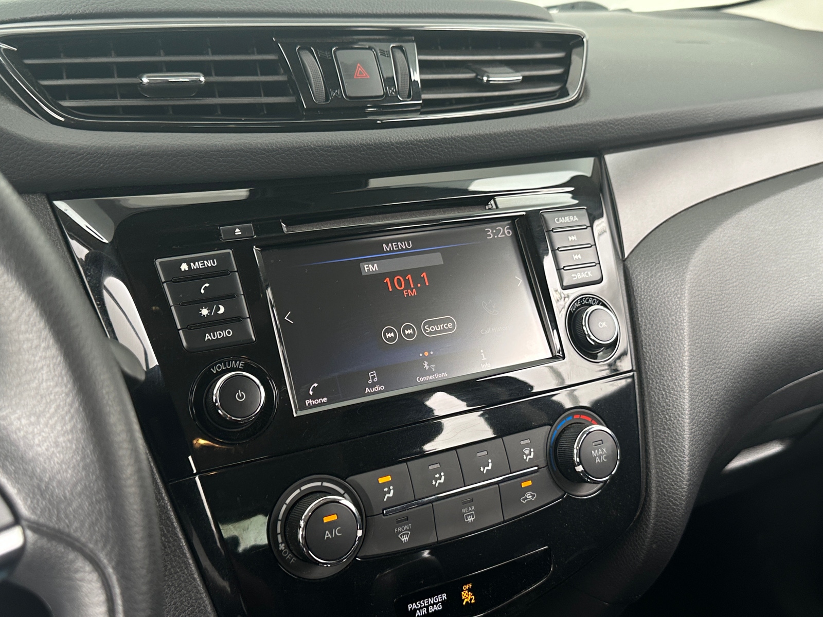 Thumbnail: 2021 Nissan Rogue Sport - 4