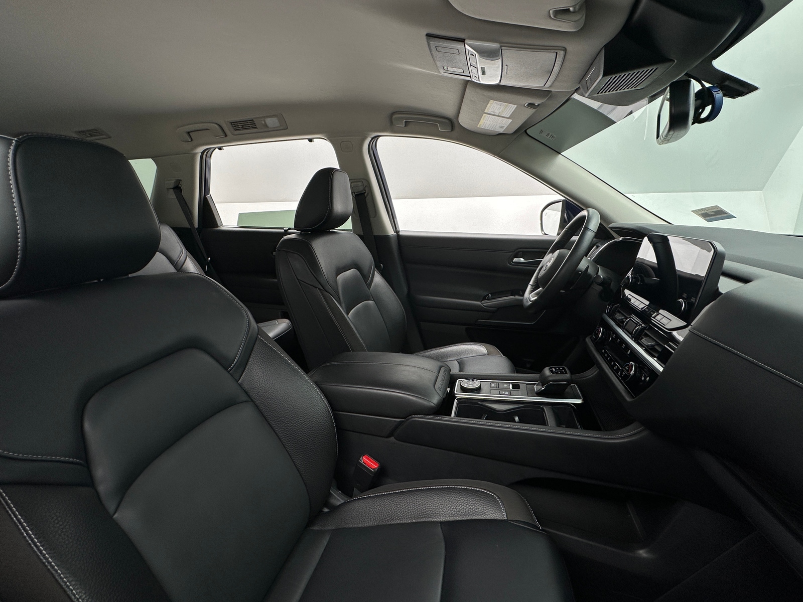 Thumbnail: 2022 Nissan Pathfinder - 2