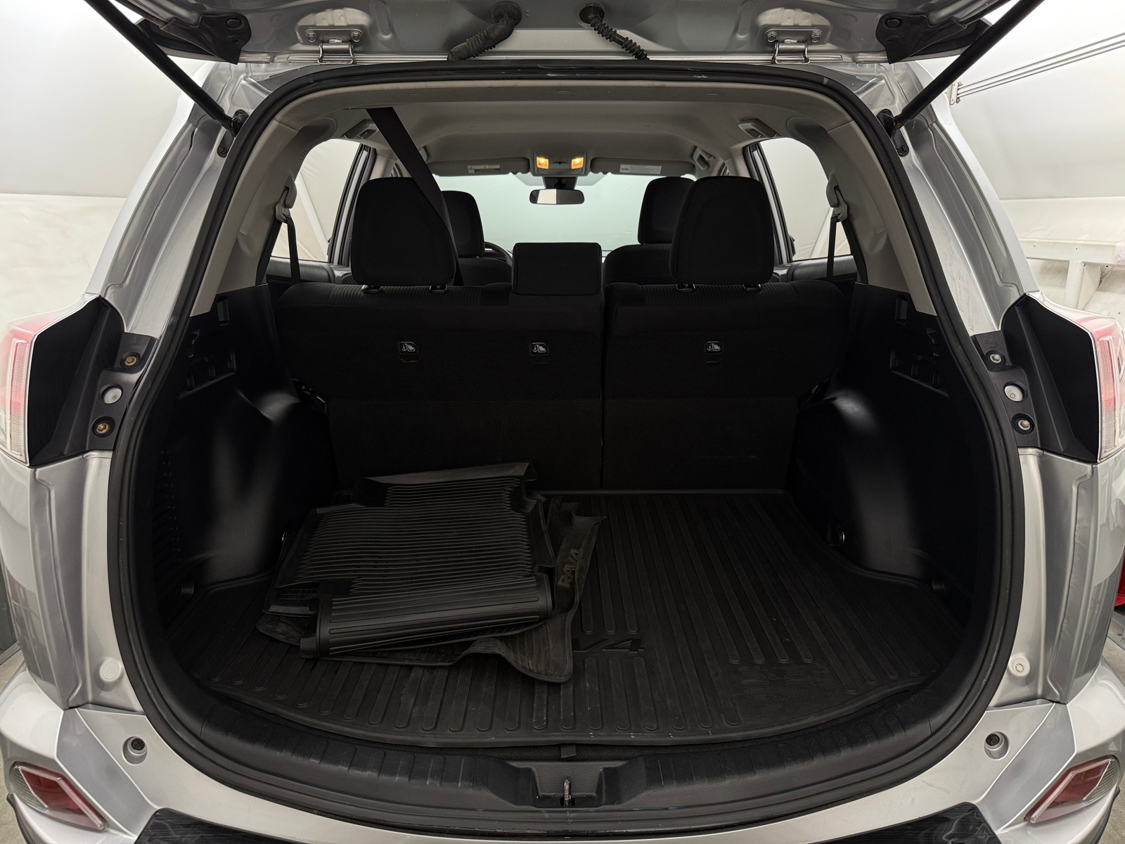 Thumbnail: 2018 Toyota RAV4 - 7