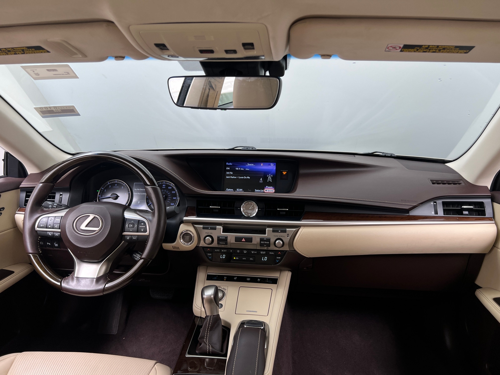 Thumbnail: 2017 Lexus ES - 2