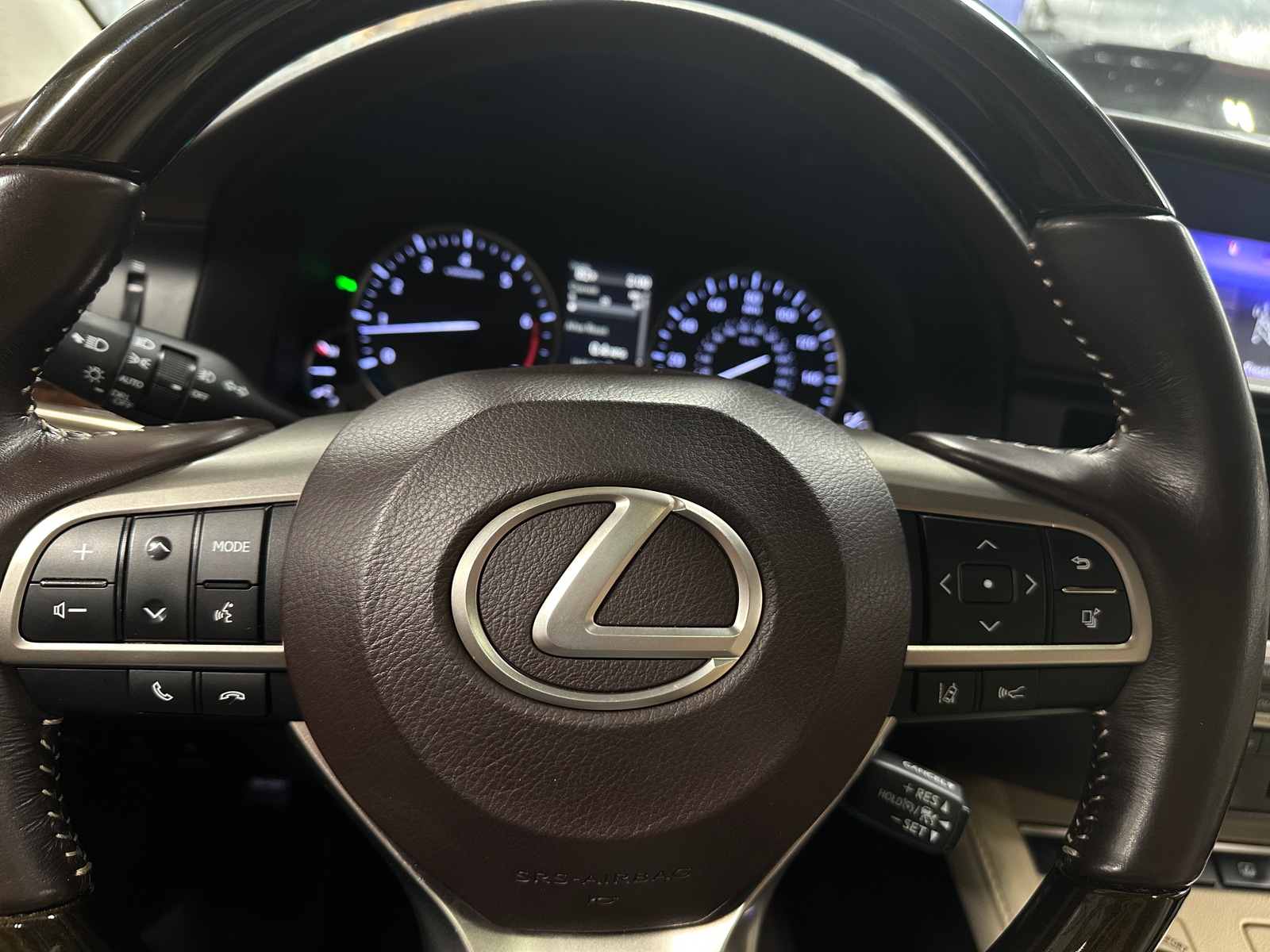 Thumbnail: 2017 Lexus ES - 4