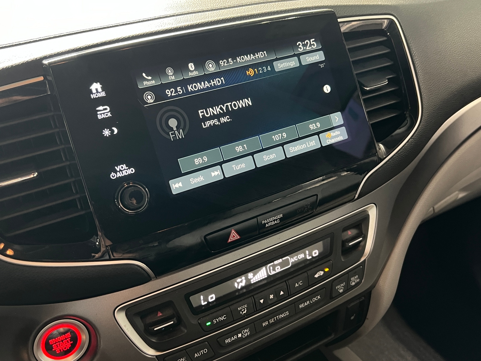 Thumbnail: 2019 Honda Pilot - 4