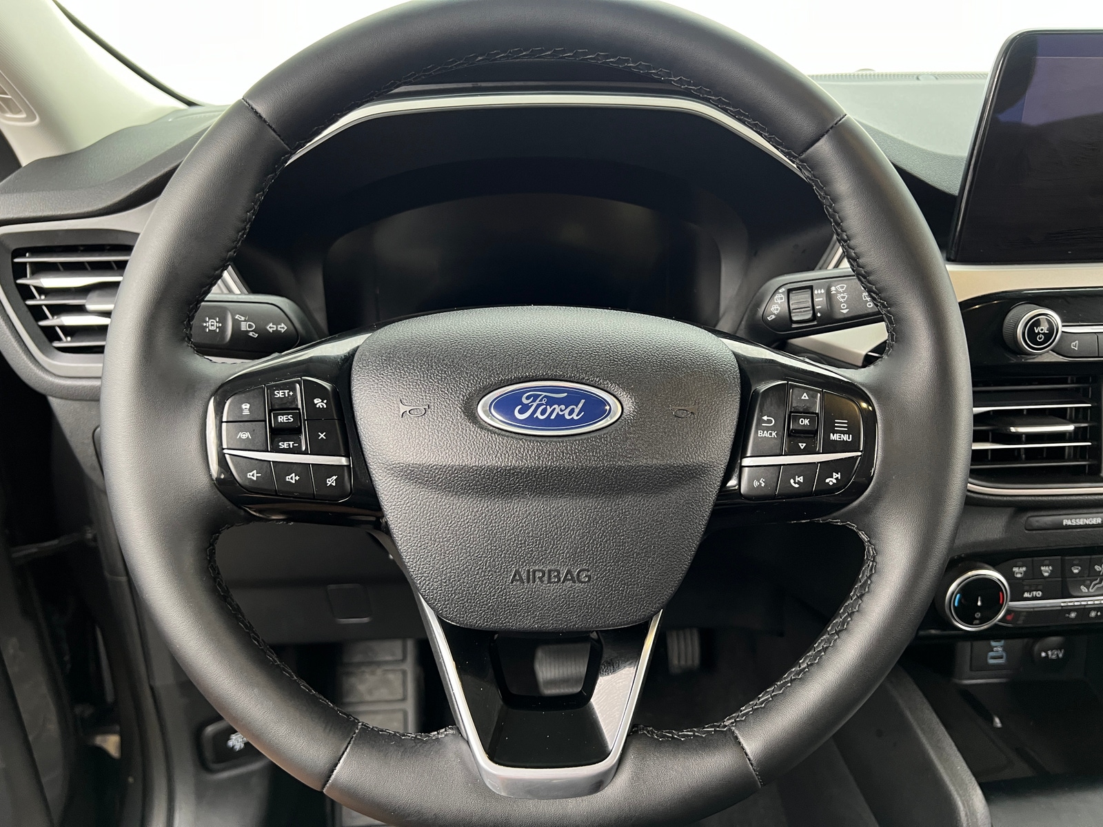 Thumbnail: 2022 Ford Escape - 4