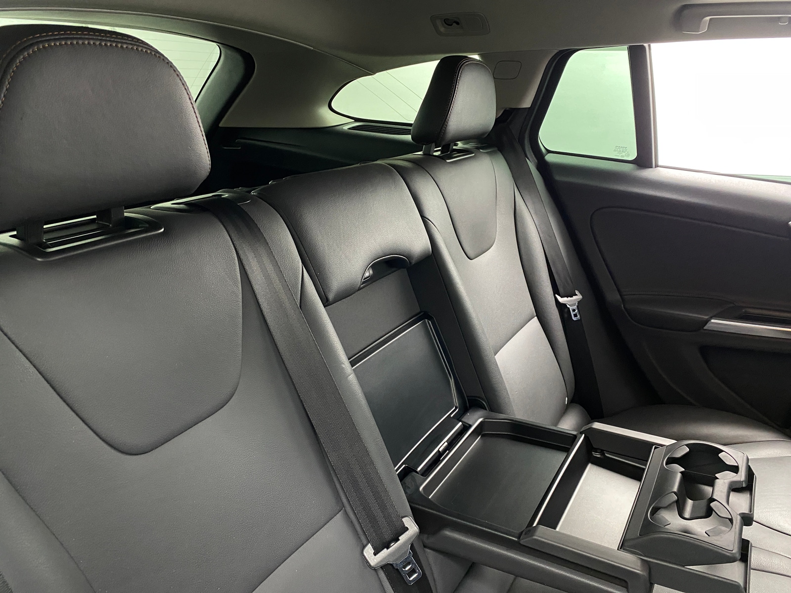 Thumbnail: 2017 Volvo V60 - 5