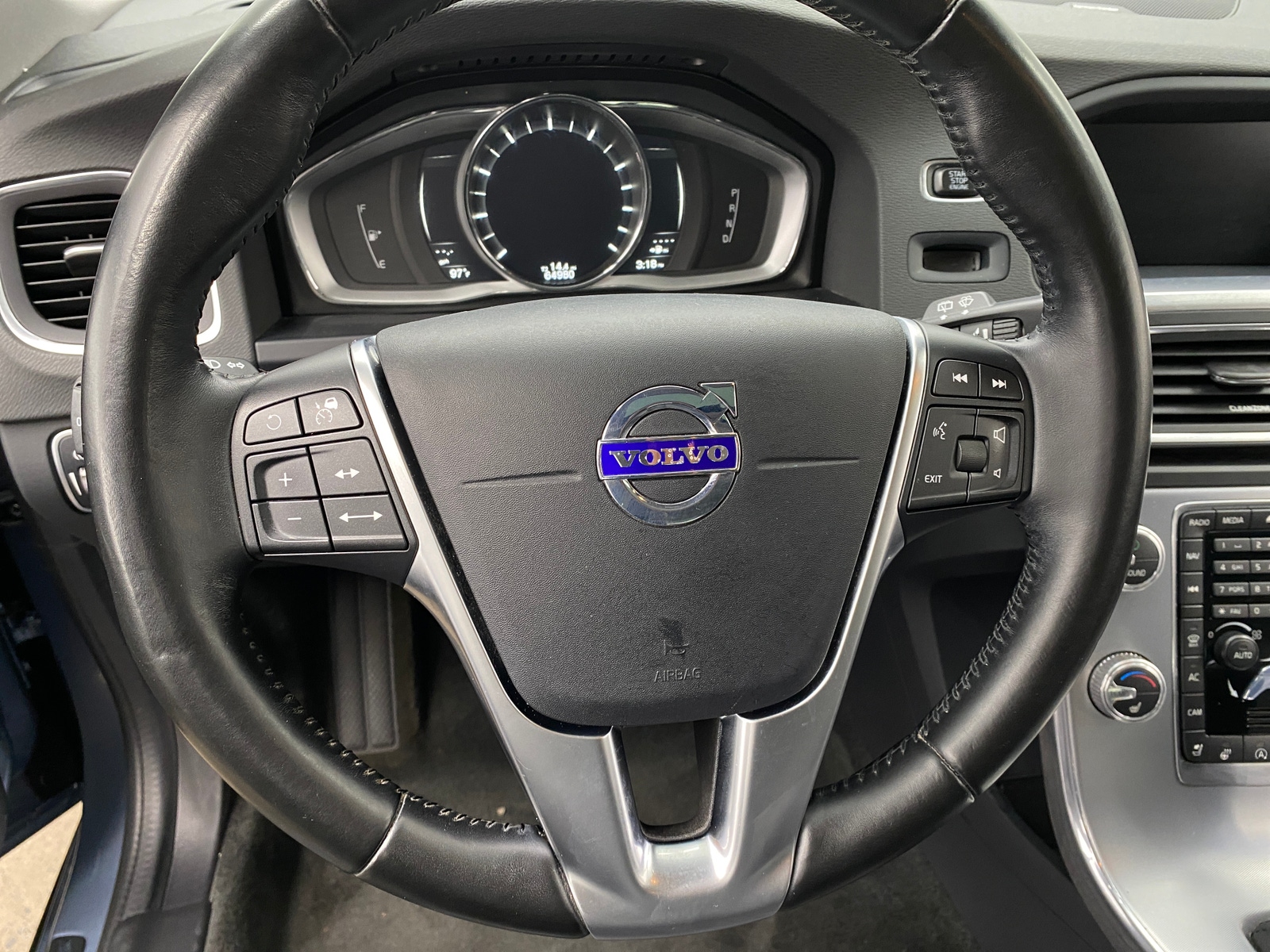 Thumbnail: 2017 Volvo V60 - 4
