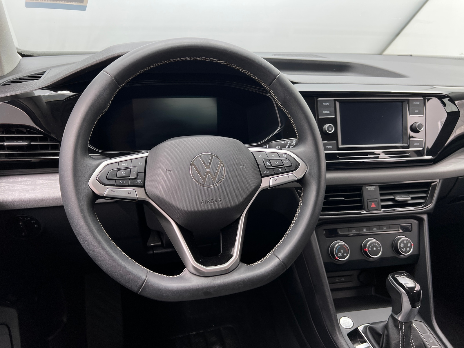 Thumbnail: 2022 Volkswagen Taos - 5