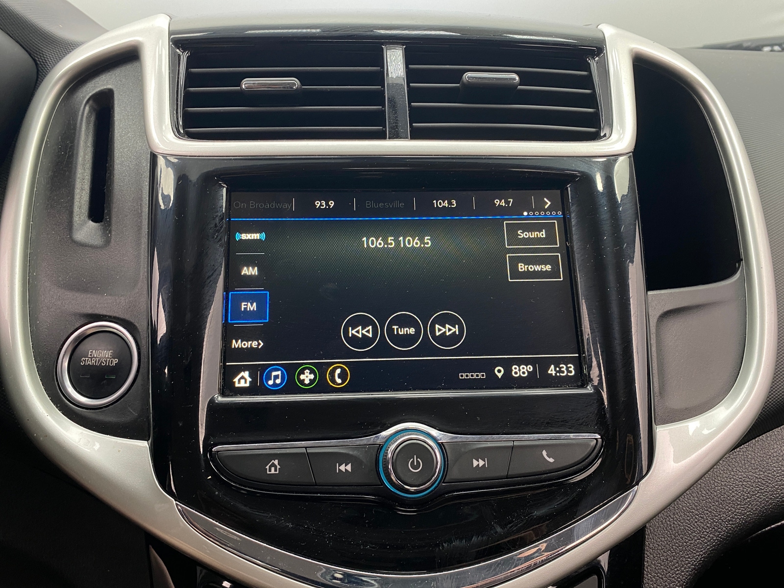 Thumbnail: 2018 Chevrolet Sonic - 4