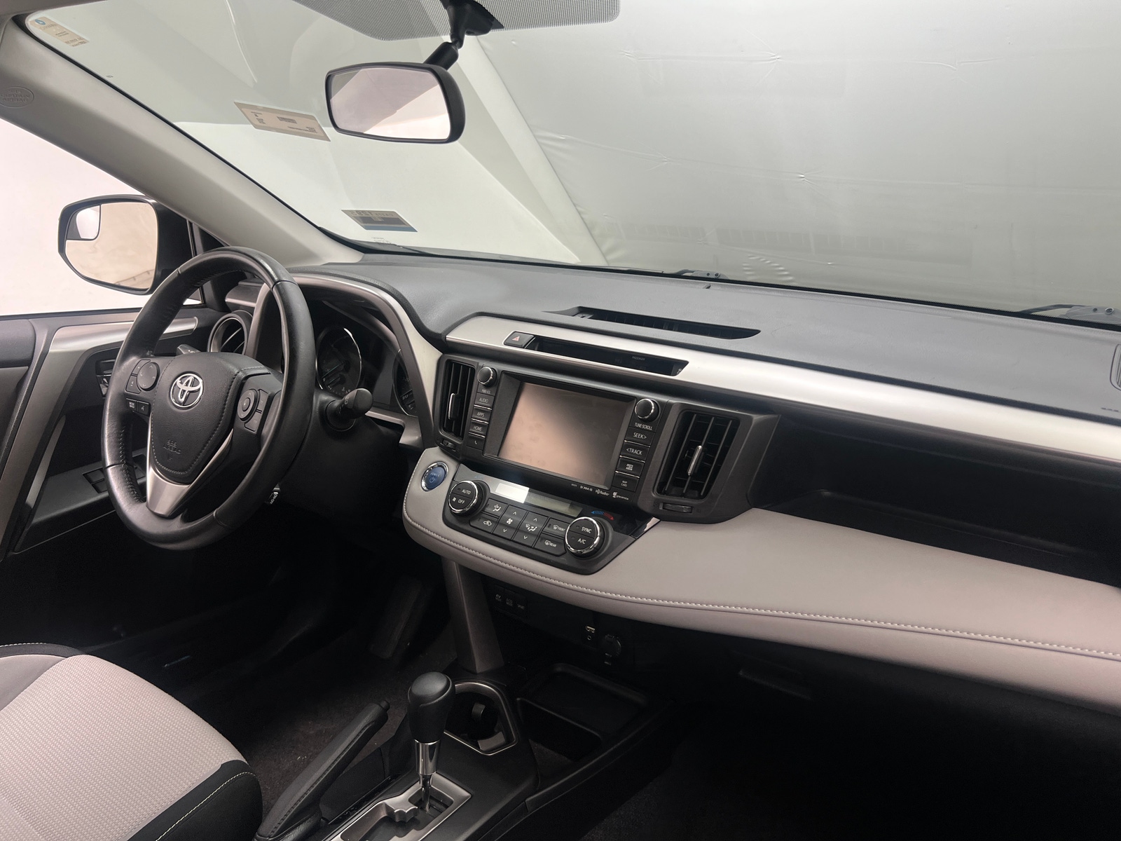 Thumbnail: 2016 Toyota RAV4 - 3