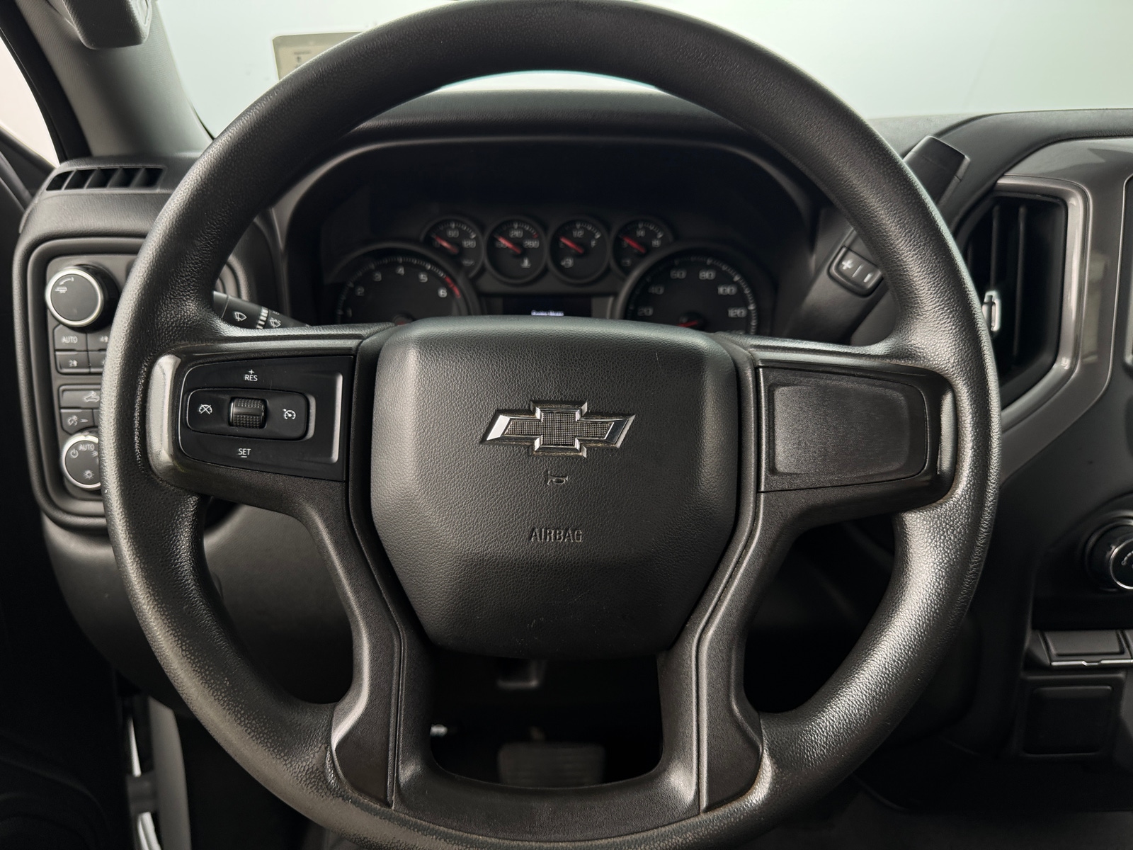Thumbnail: 2019 Chevrolet Silverado 1500 - 5