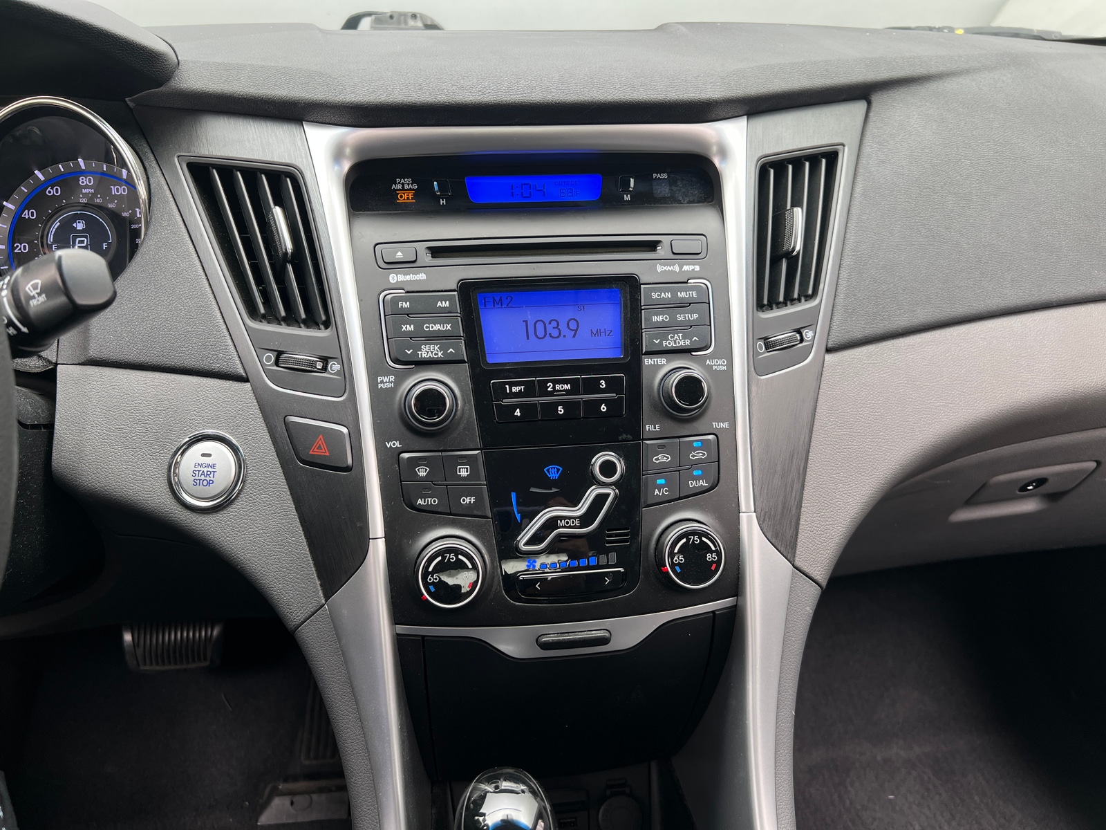 Thumbnail: 2011 Hyundai Sonata - 4