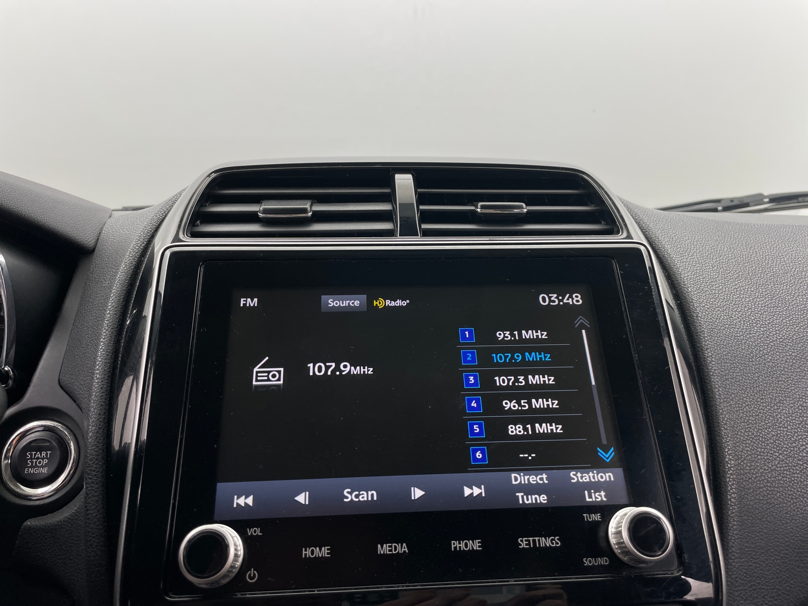 Thumbnail: 2022 Mitsubishi Outlander Sport - 4