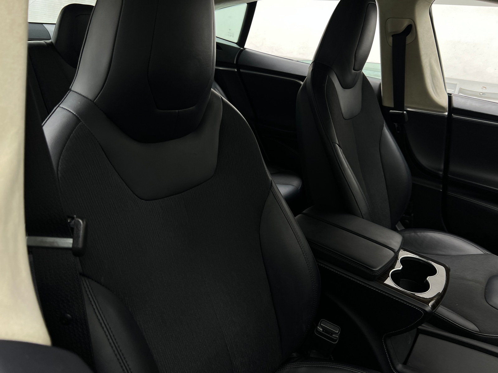 Thumbnail: 2016 Tesla Model S - 2