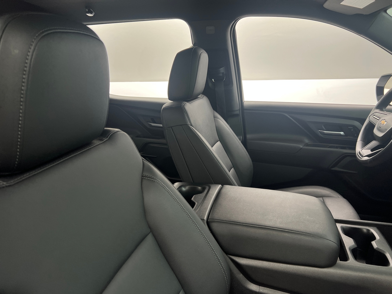 Thumbnail: 2024 Chevrolet Silverado EV - 2