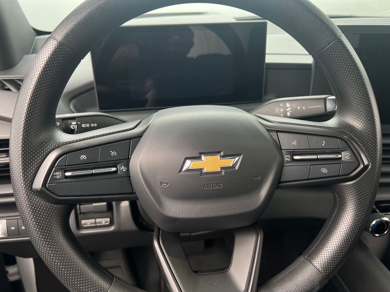 Thumbnail: 2024 Chevrolet Silverado EV - 5