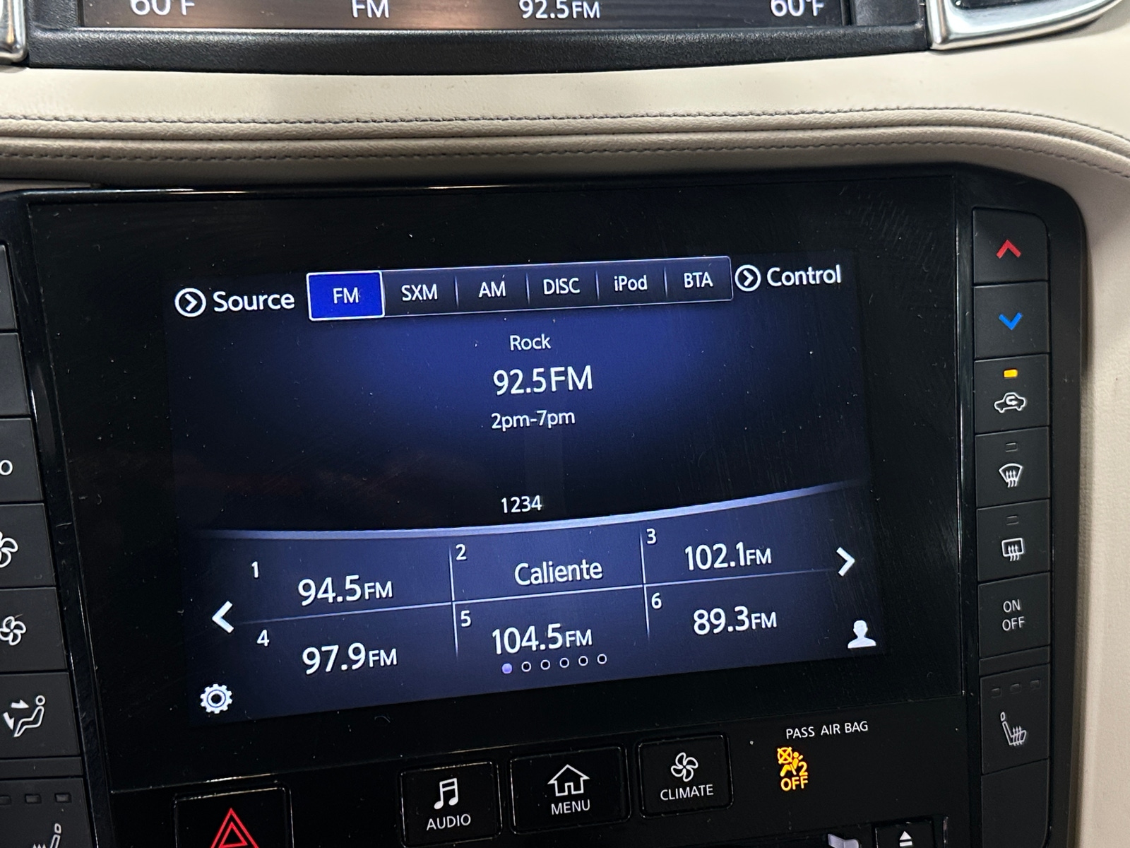 Thumbnail: 2019 INFINITI QX50 - 3