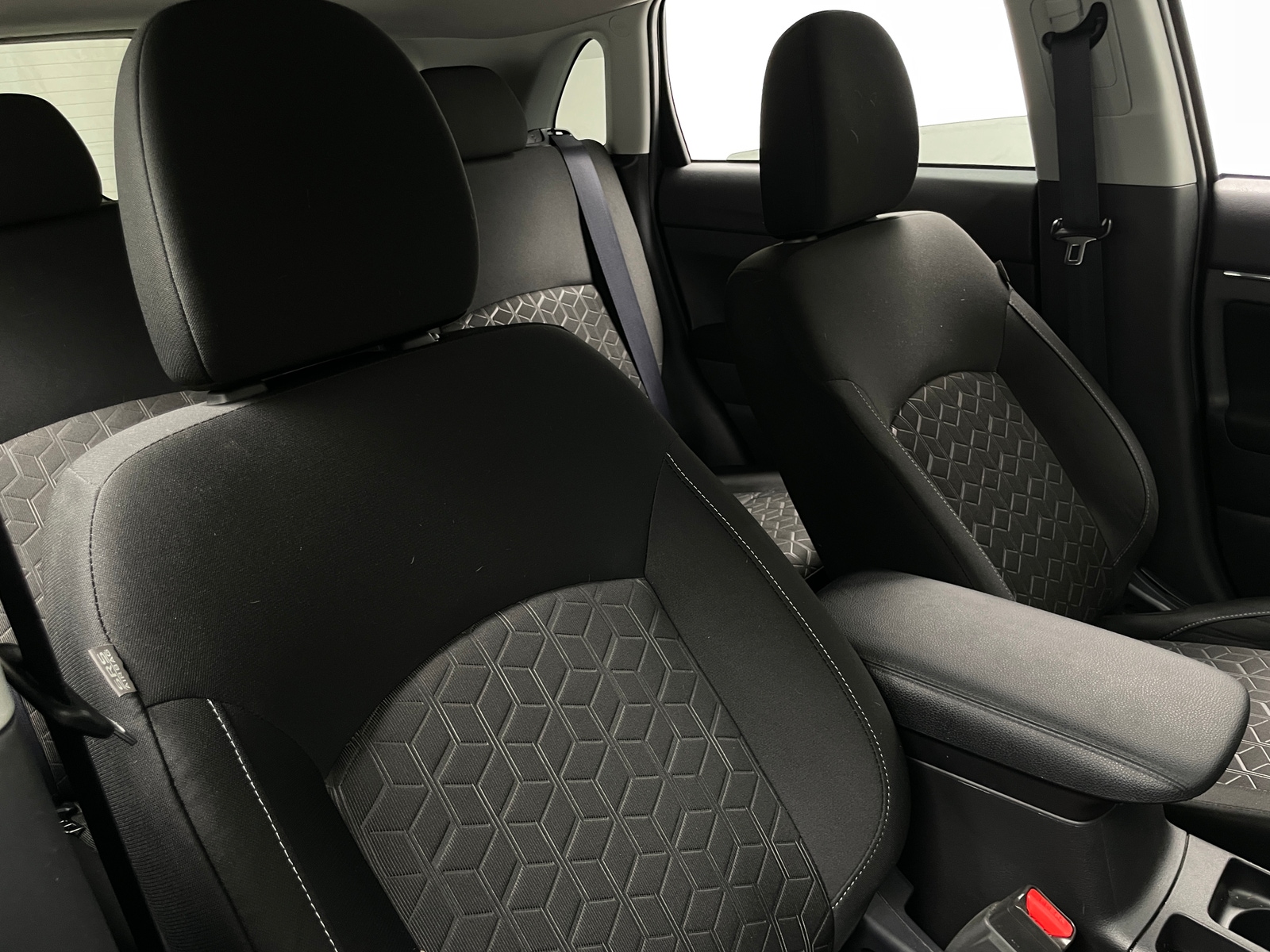 Thumbnail: 2022 Mitsubishi Outlander Sport - 2