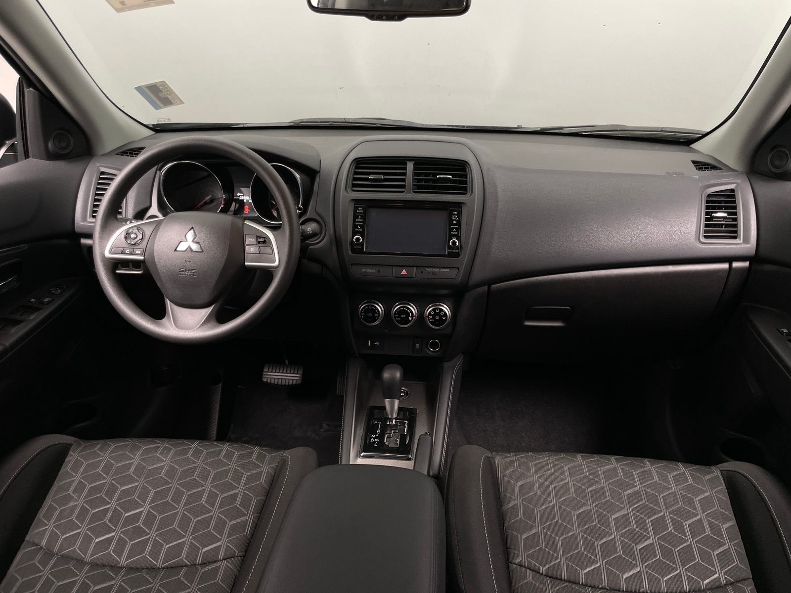 Thumbnail: 2022 Mitsubishi Outlander Sport - 3