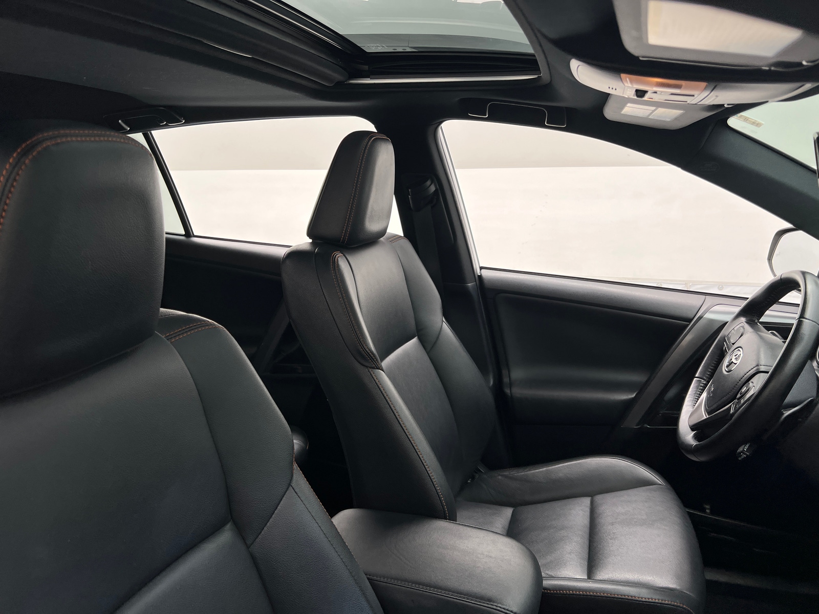 Thumbnail: 2016 Toyota RAV4 - 2