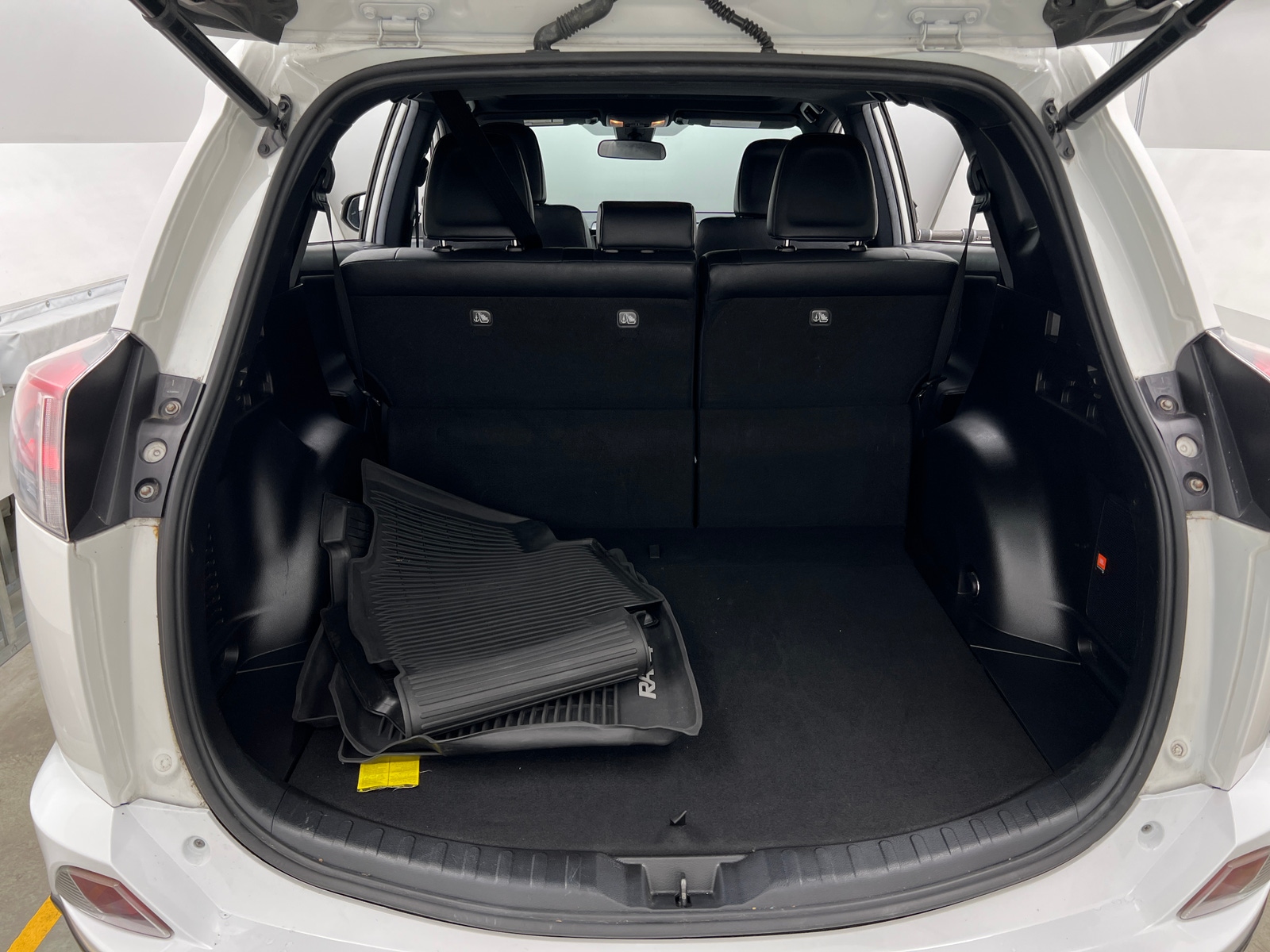 Thumbnail: 2016 Toyota RAV4 - 7