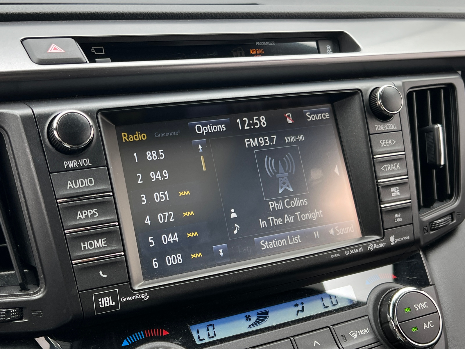 Thumbnail: 2016 Toyota RAV4 - 4
