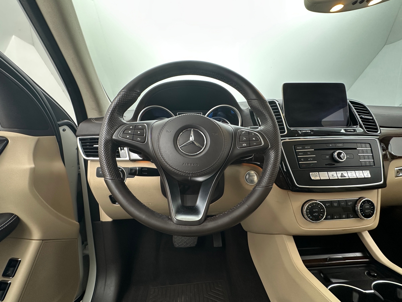 Thumbnail: 2018 Mercedes-Benz GLS - 4